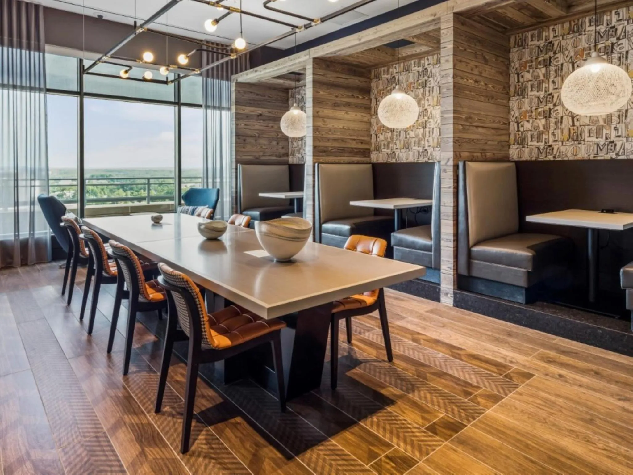 Lounge or bar in Bluebird Suites Near Chevy Chase