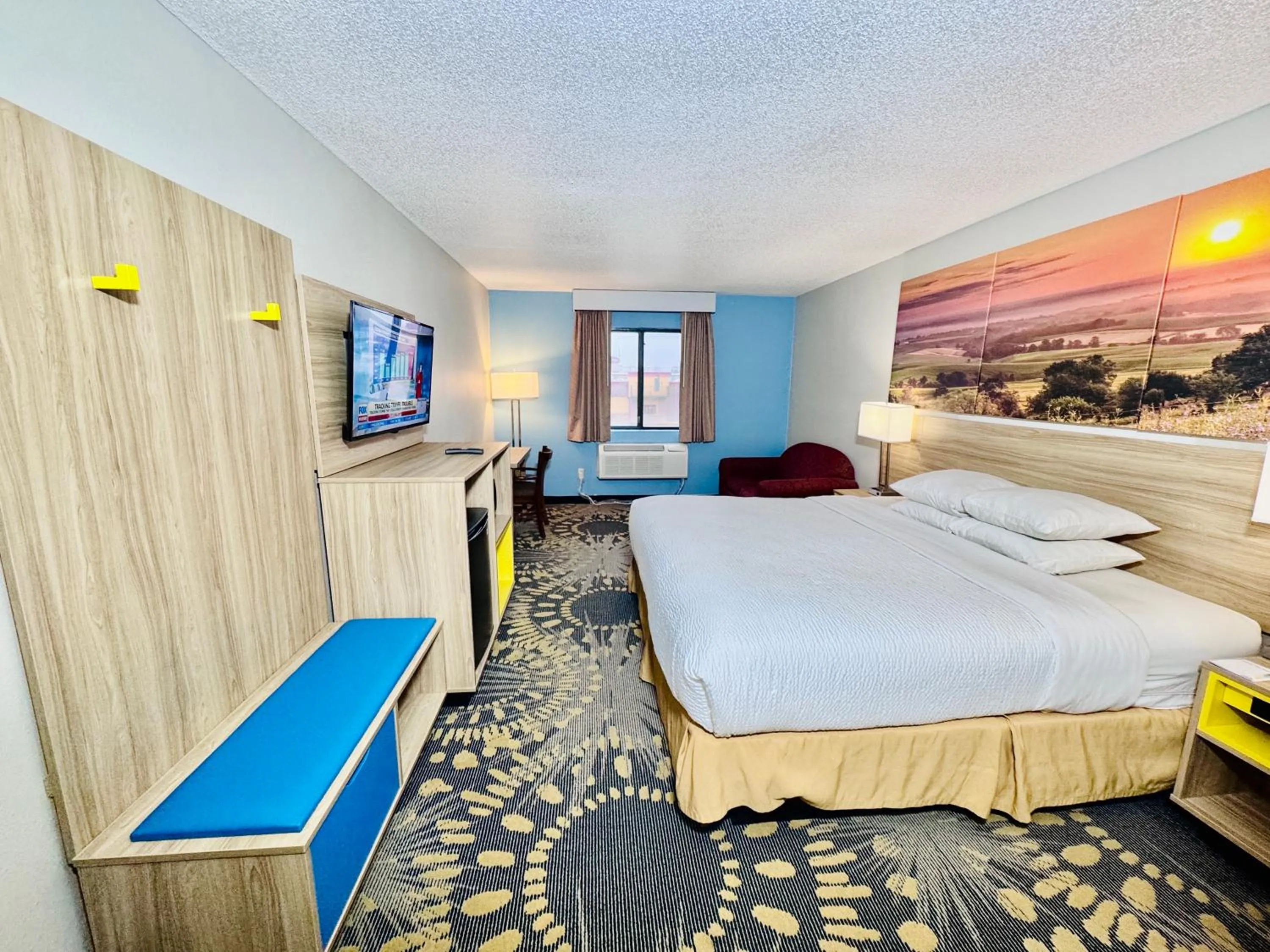 Bed in Days Inn by Wyndham Salina I-70