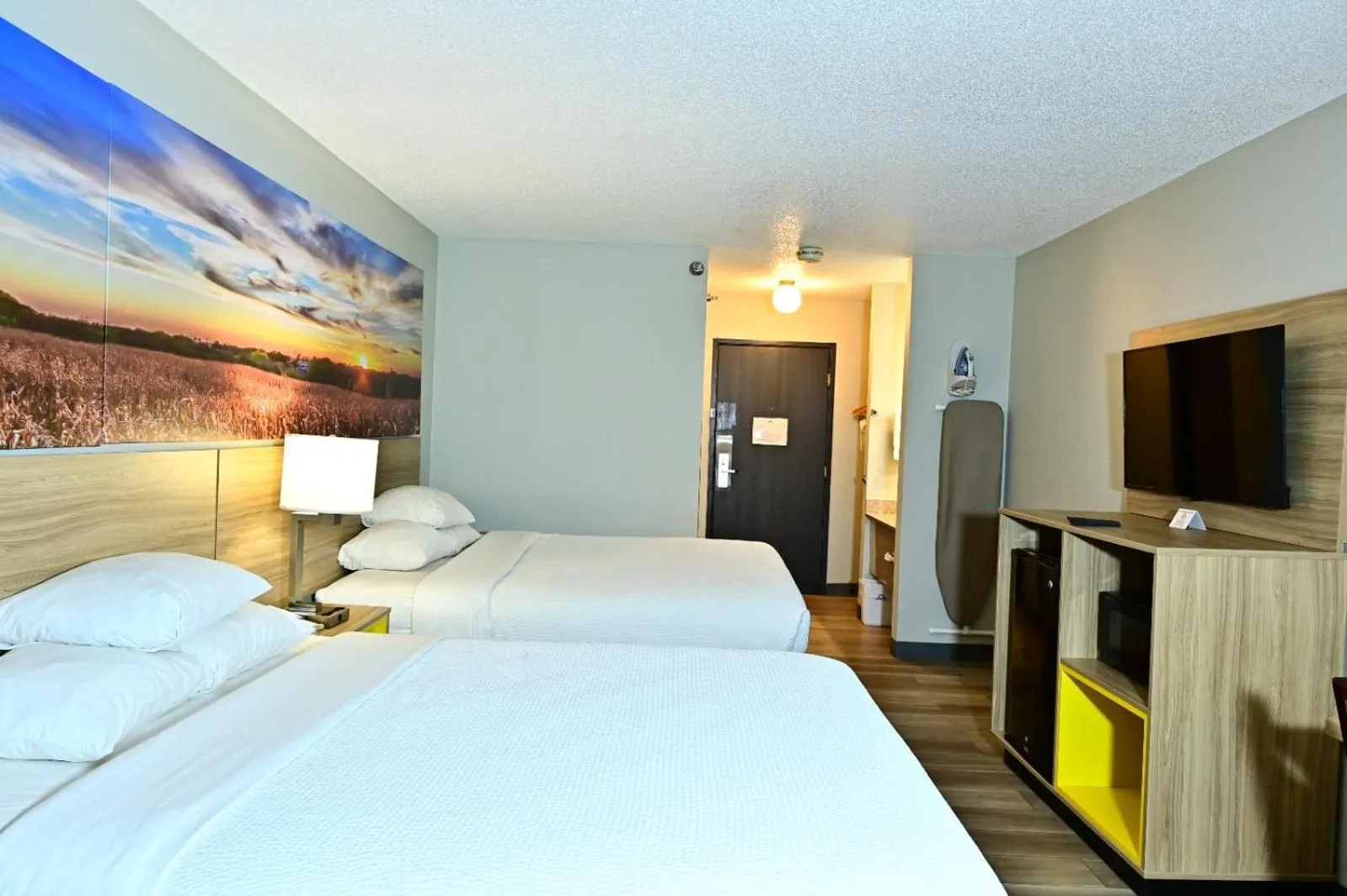 Bed in Days Inn by Wyndham Salina I-70