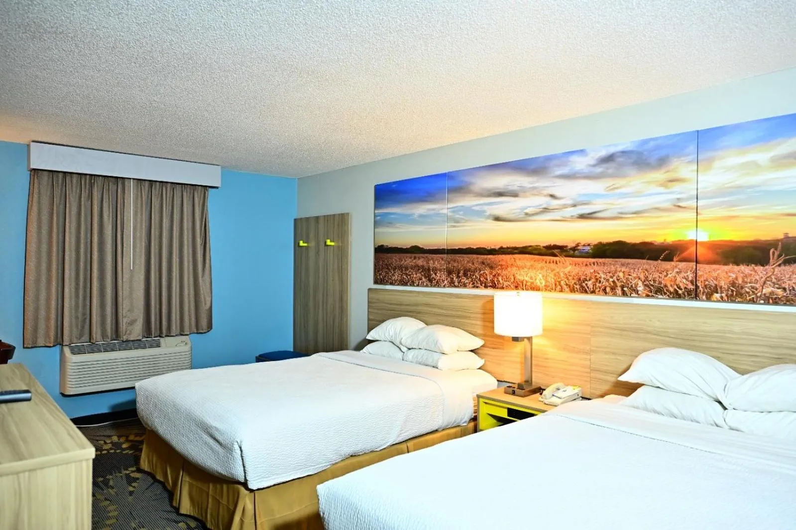 Bed in Days Inn by Wyndham Salina I-70