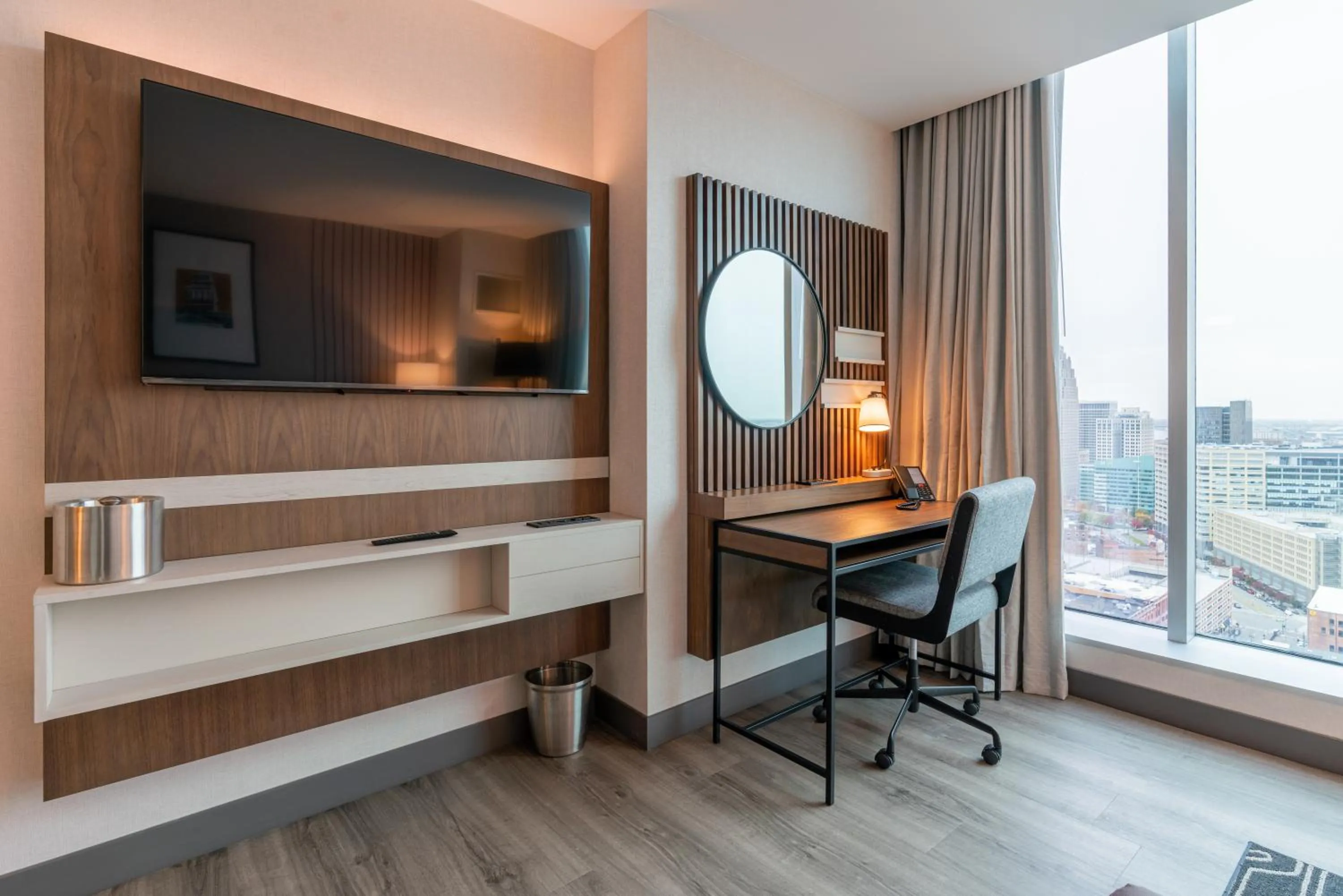 Bedroom, Bed in Hollywood Casino at Greektown