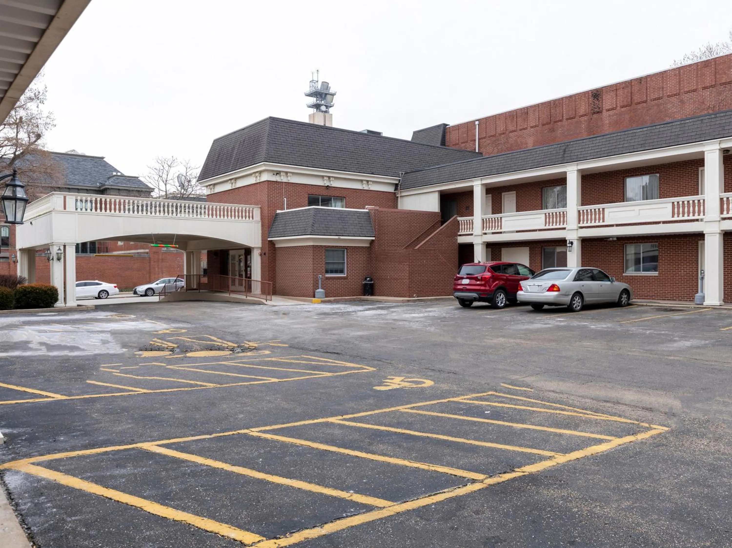 Property building in Mansion View Inn & Suites