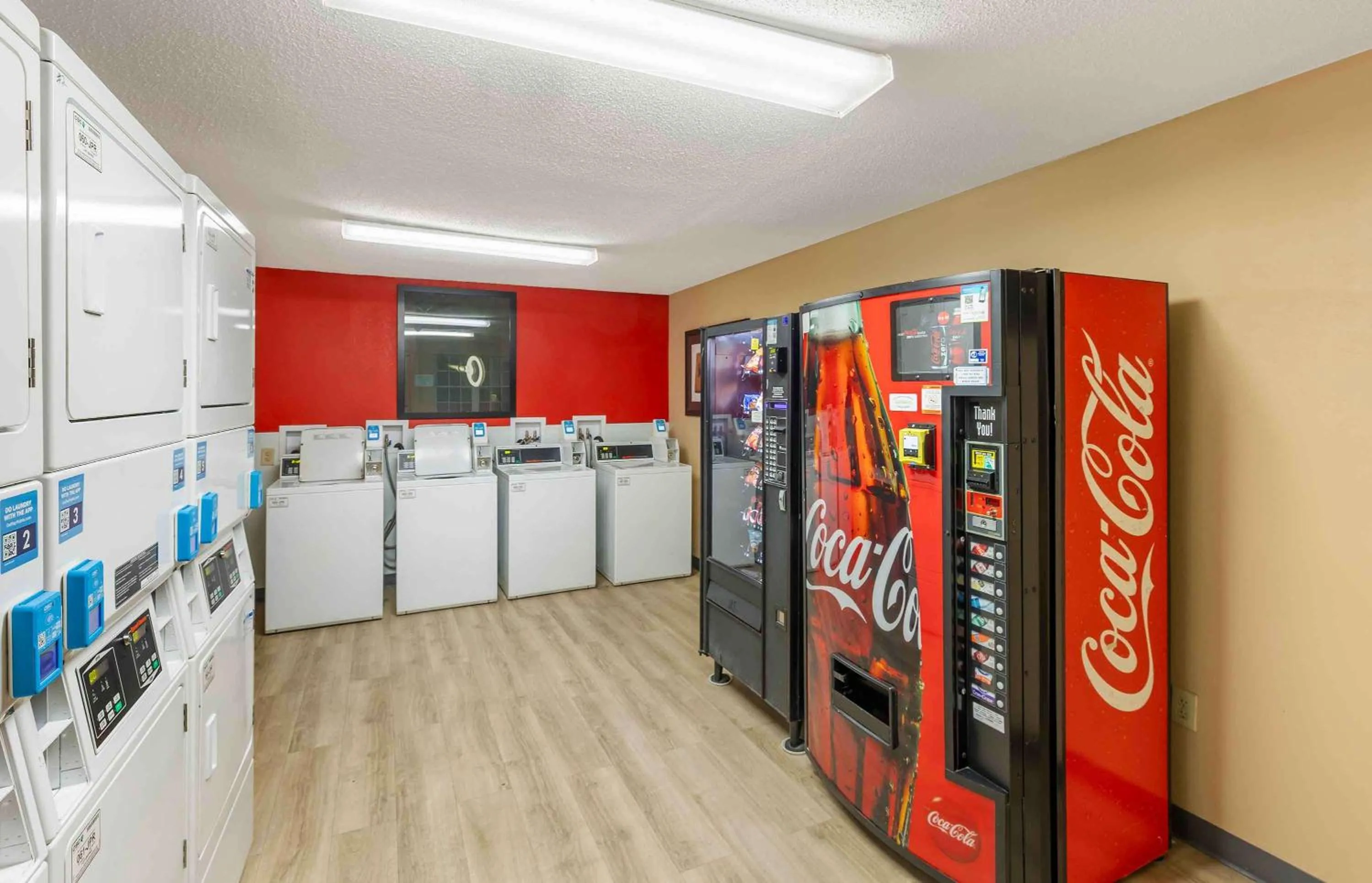 Property building in Extended Stay America Suites - St Louis - Westport - E Lackland Rd