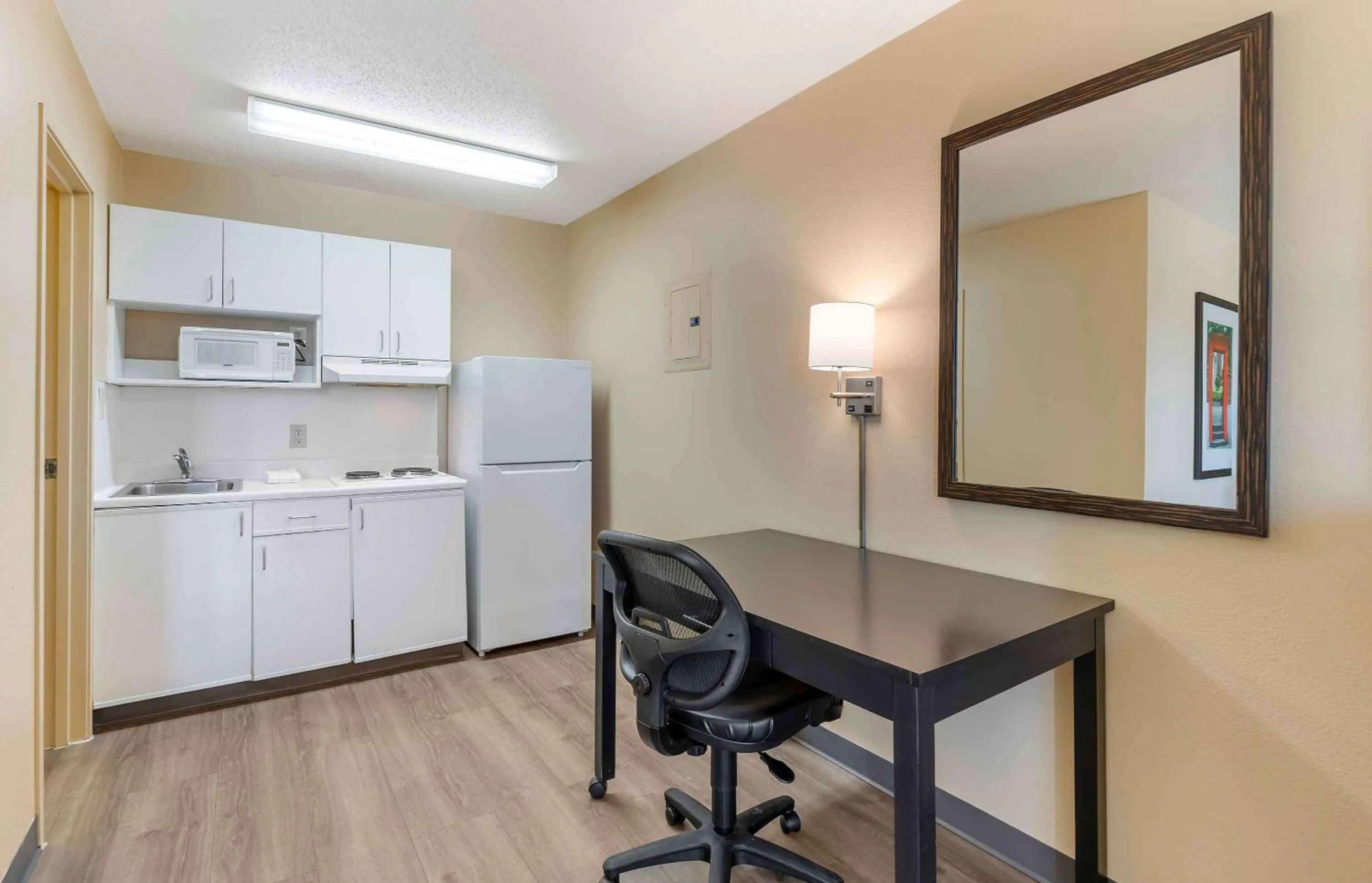 Bedroom in Extended Stay America Suites - St Louis - Westport - E Lackland Rd