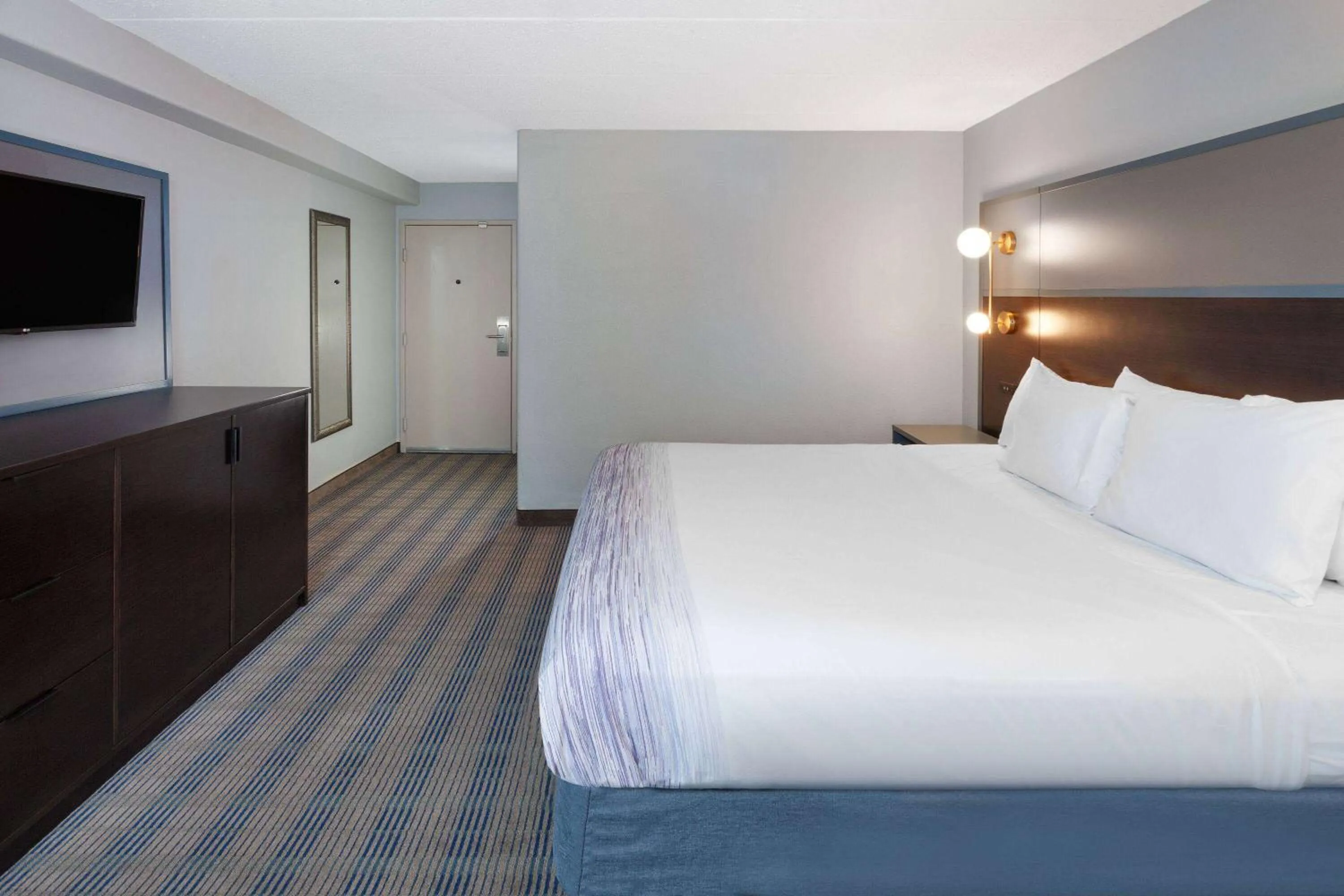 Photo of the whole room, Bed in AmericInn by Wyndham Peoria