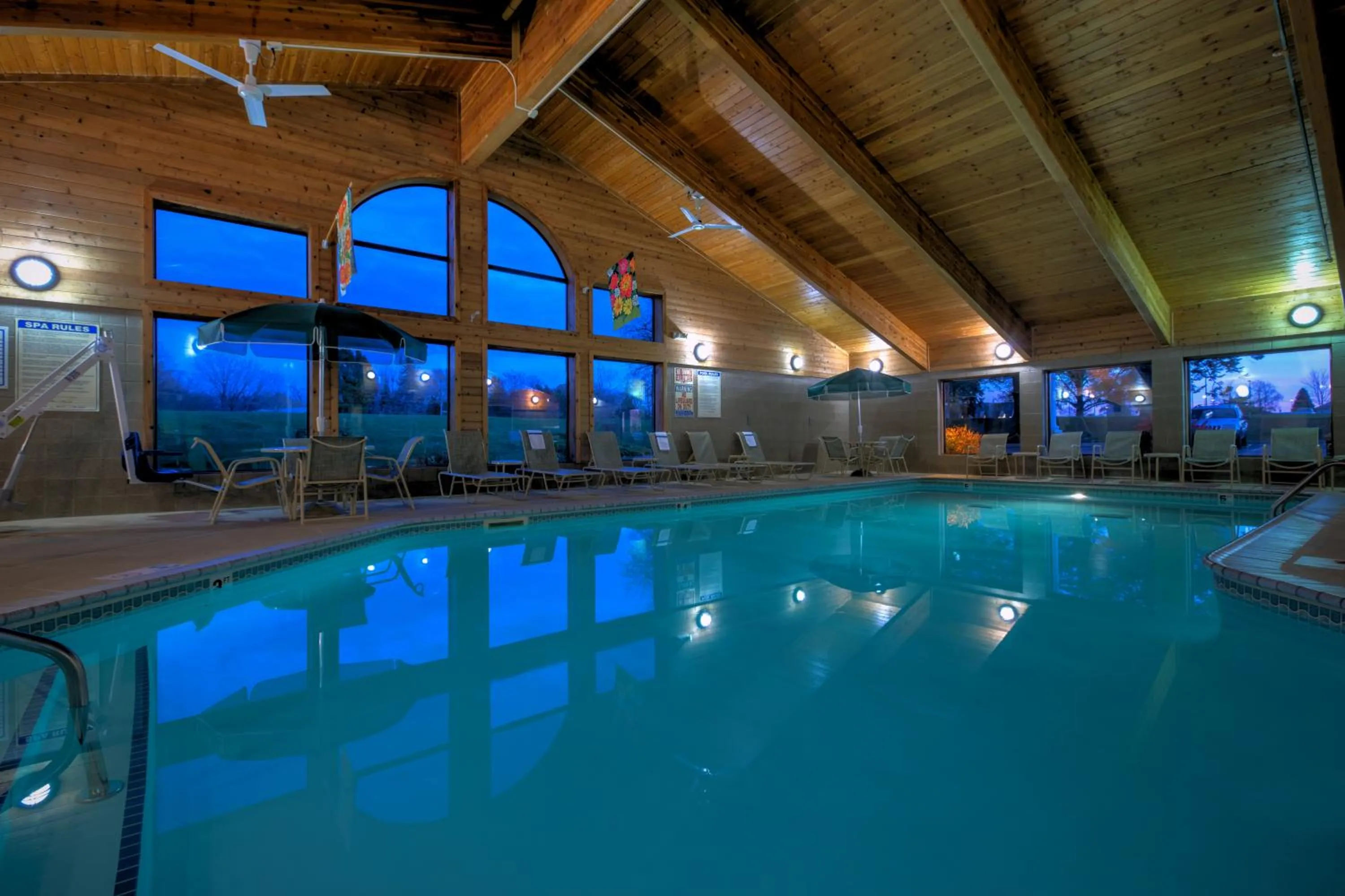 Swimming pool in AmericInn by Wyndham Peoria