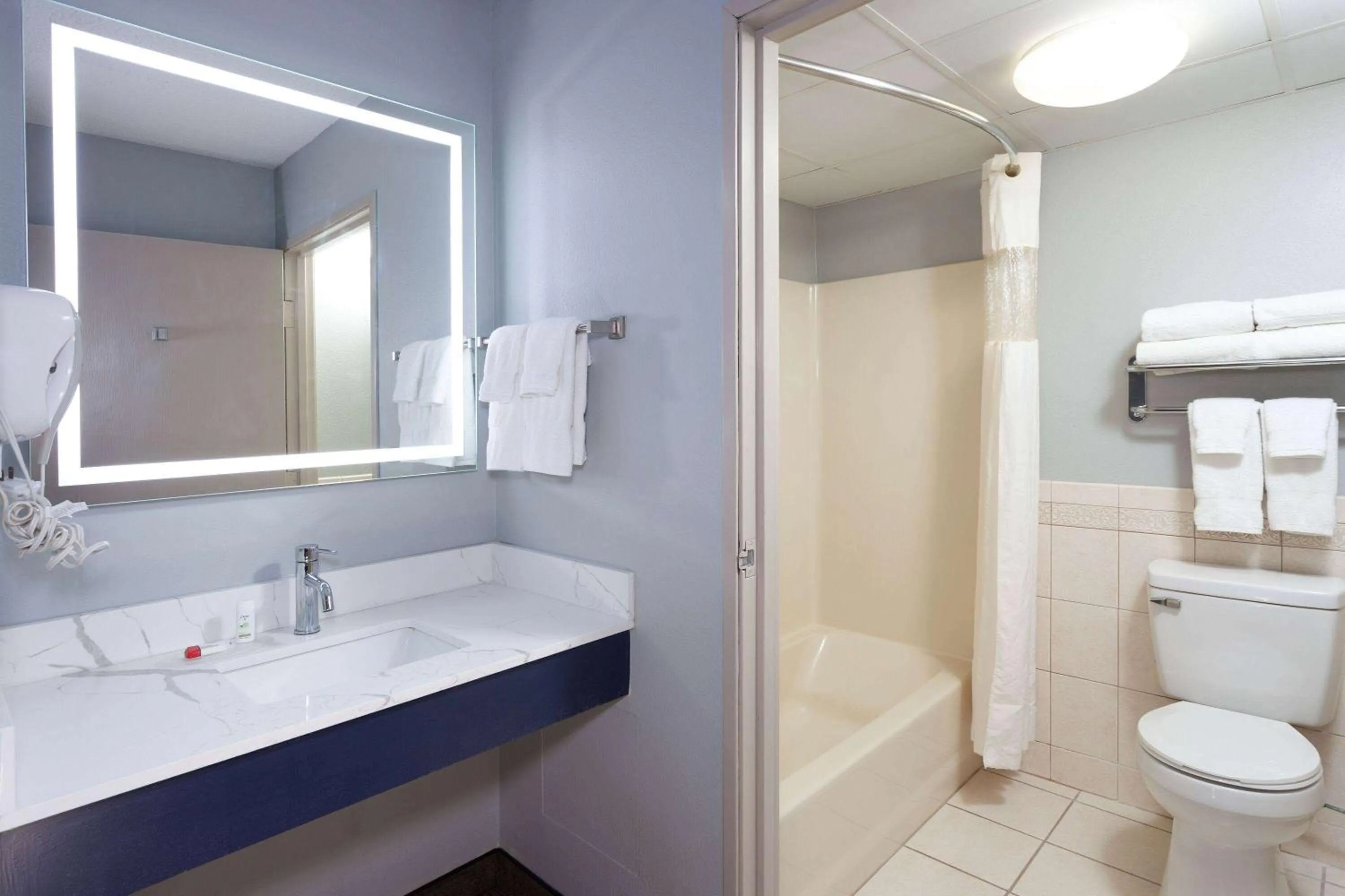 TV and multimedia in AmericInn by Wyndham Peoria