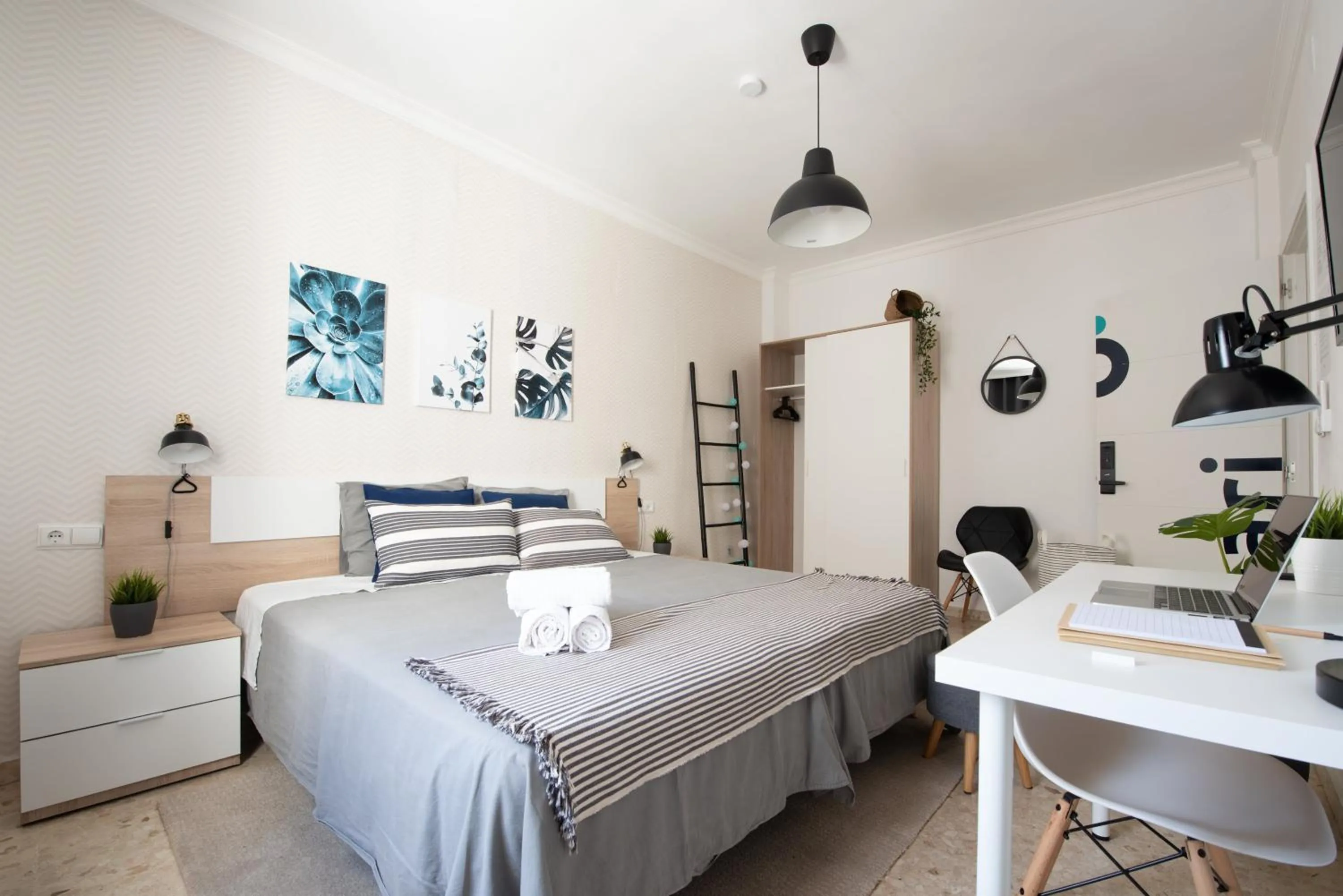 TV and multimedia, Bed in Nordik Rooms Urban - Trinidad "Copenhague"