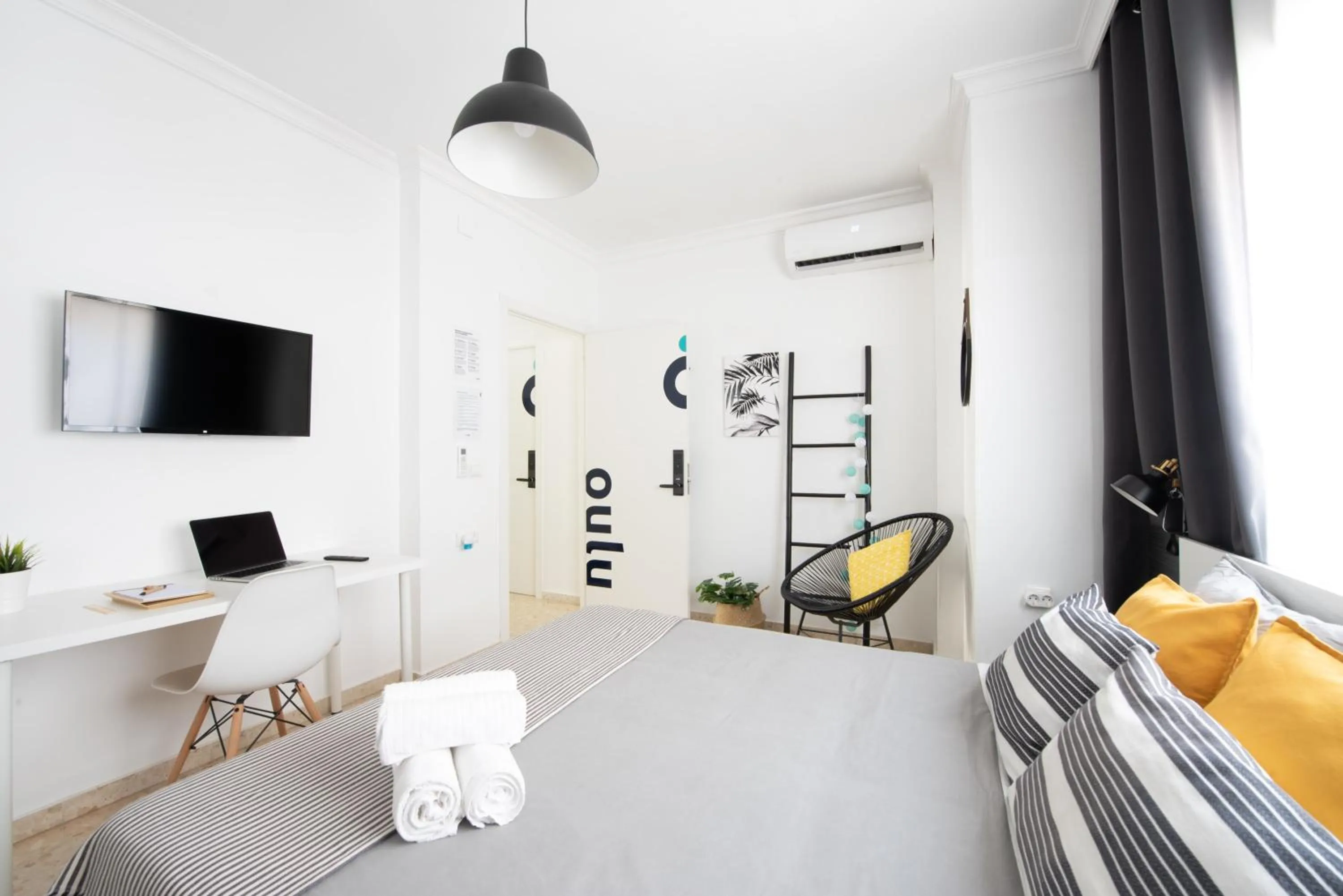 TV and multimedia, Bed in Nordik Rooms Urban - Trinidad "Copenhague"