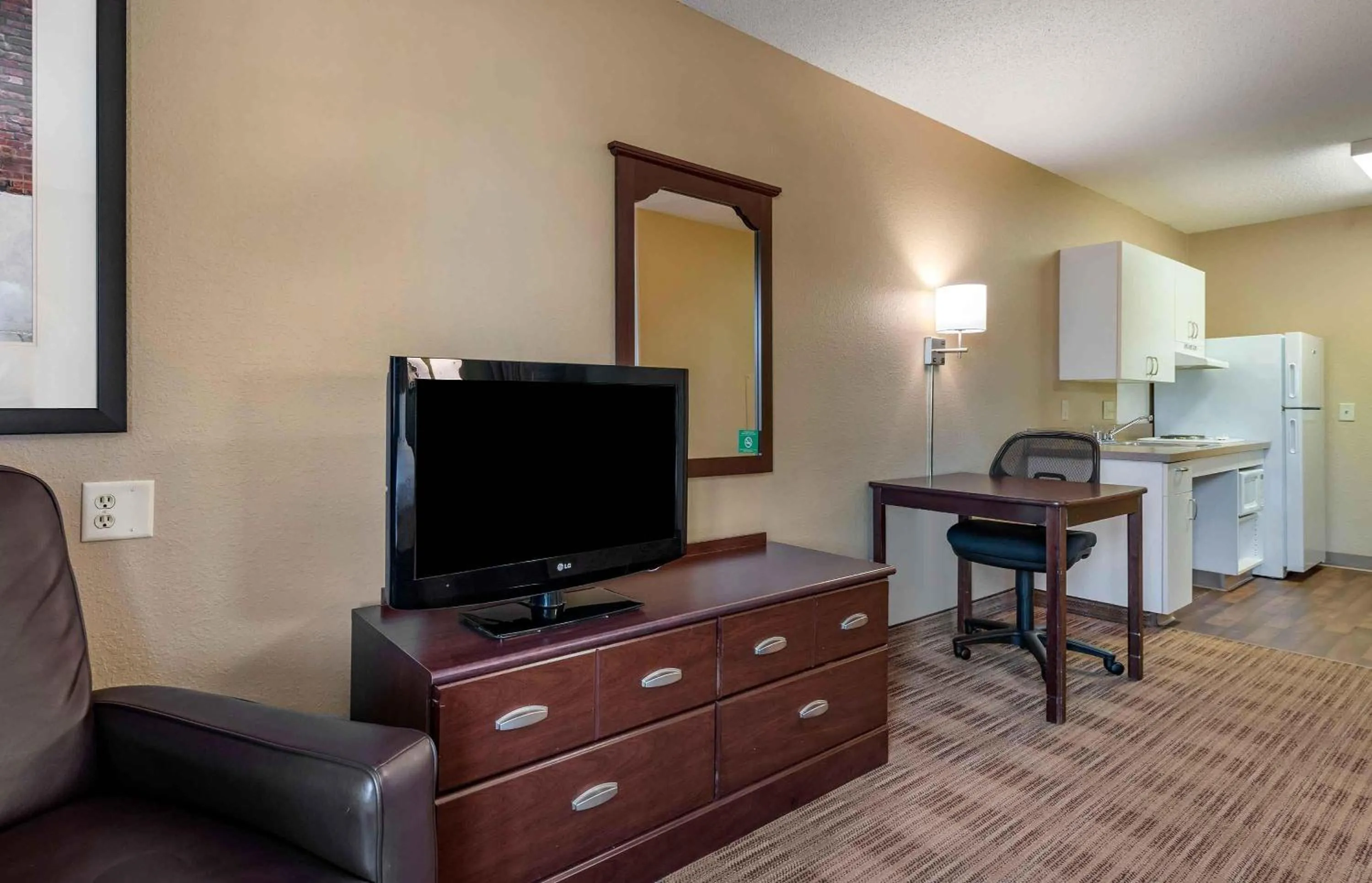 Bedroom in Extended Stay America Suites - Rochester - North