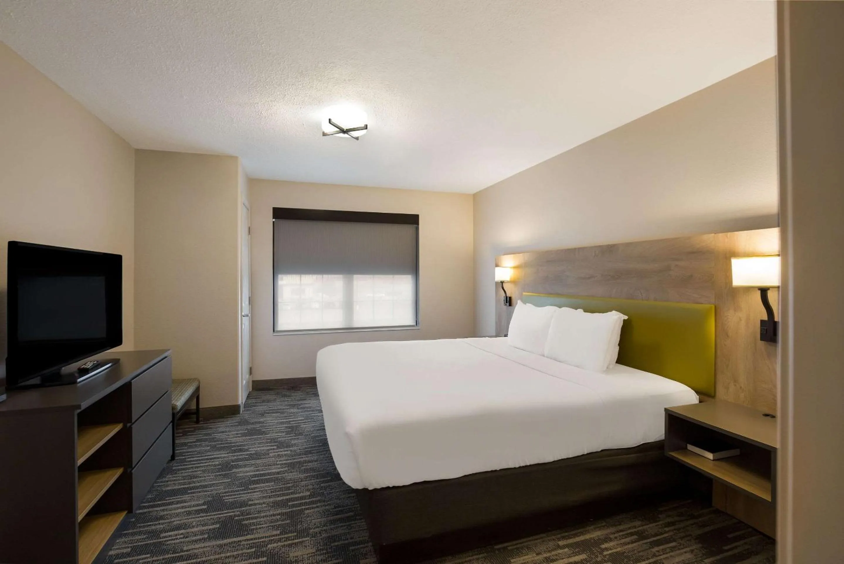 Bedroom, Bed in Country Inn & Suites by Radisson, Marion, IL