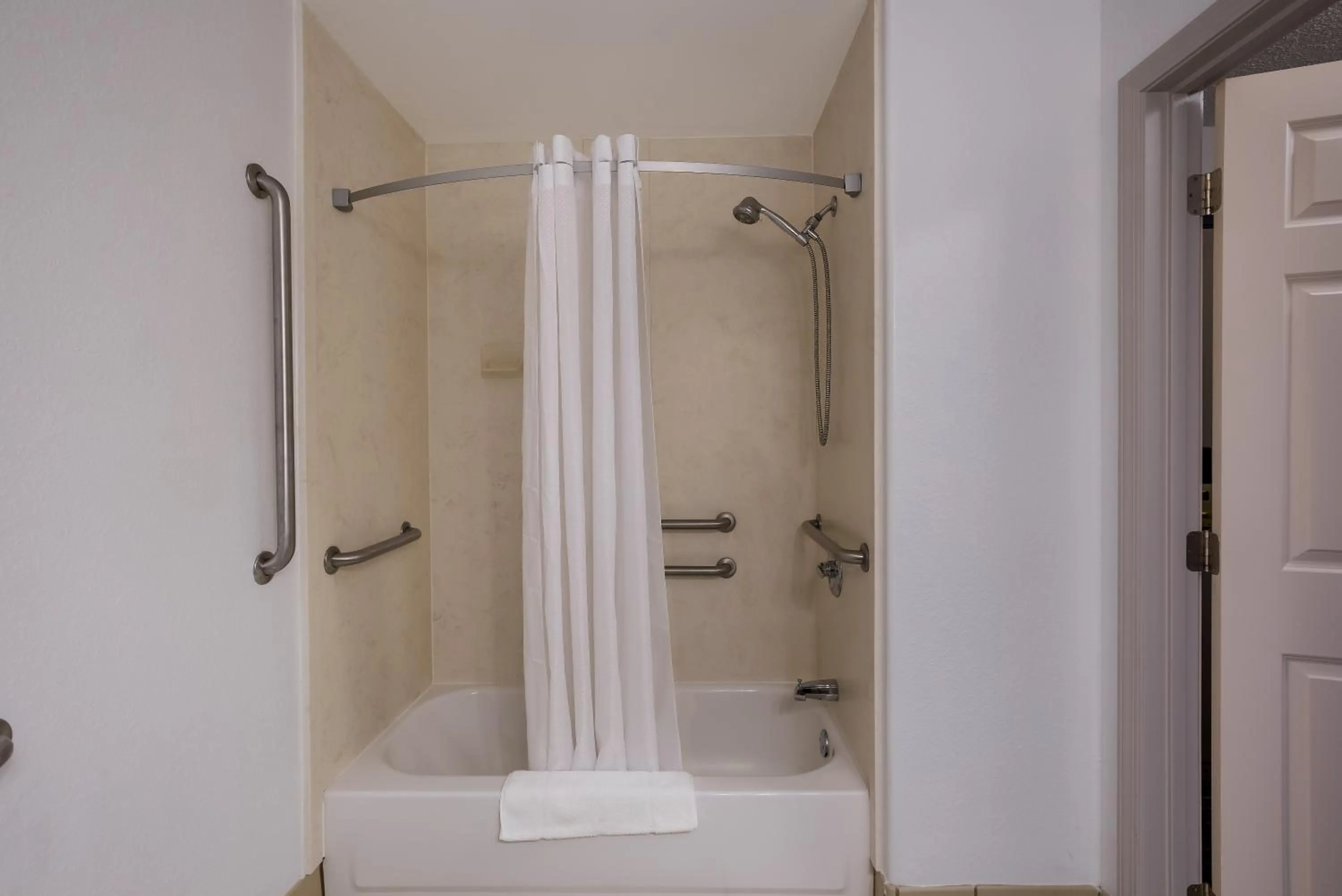 Bathroom in Country Inn & Suites by Radisson, Marion, IL