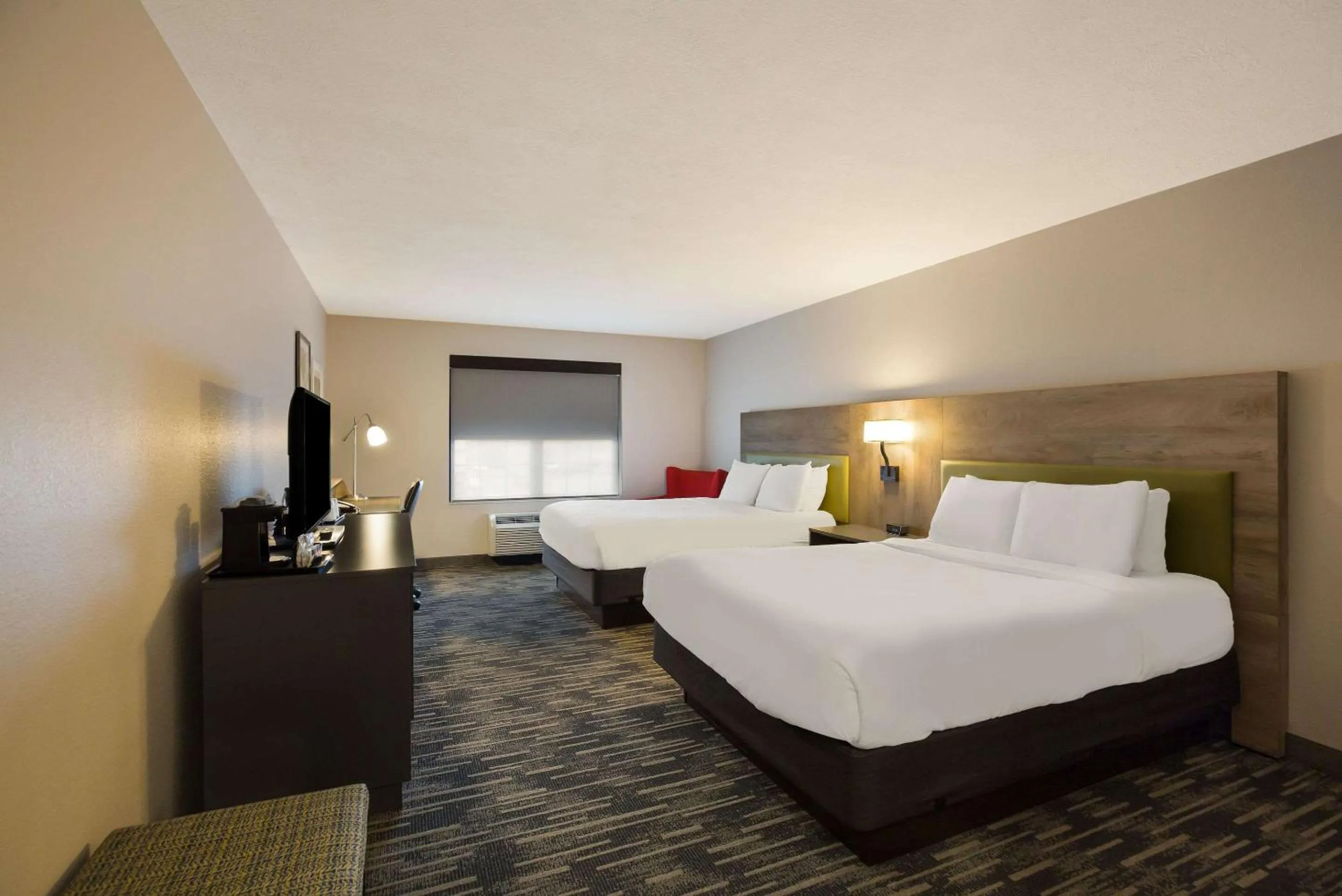 Bedroom, Bed in Country Inn & Suites by Radisson, Marion, IL