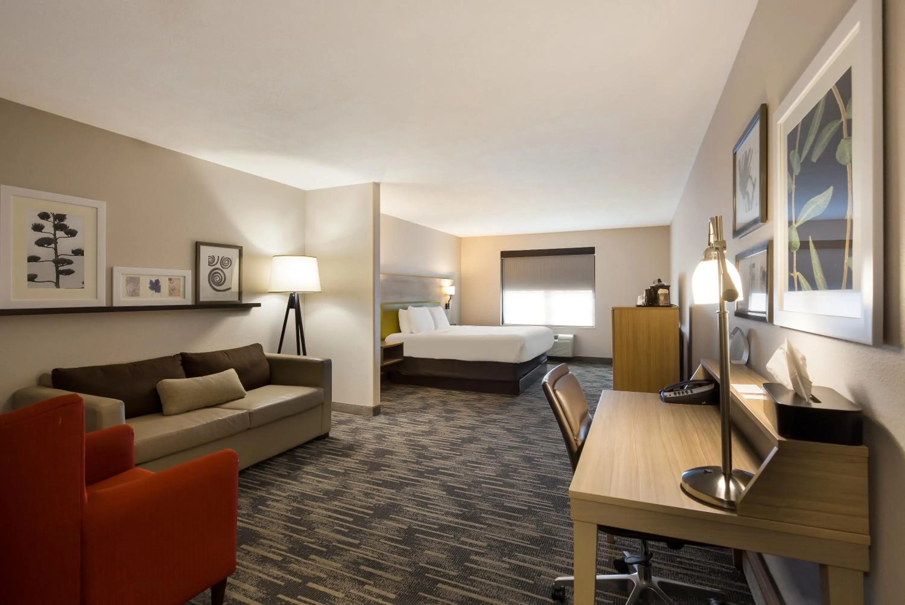 Photo of the whole room, Bed in Country Inn & Suites by Radisson, Marion, IL