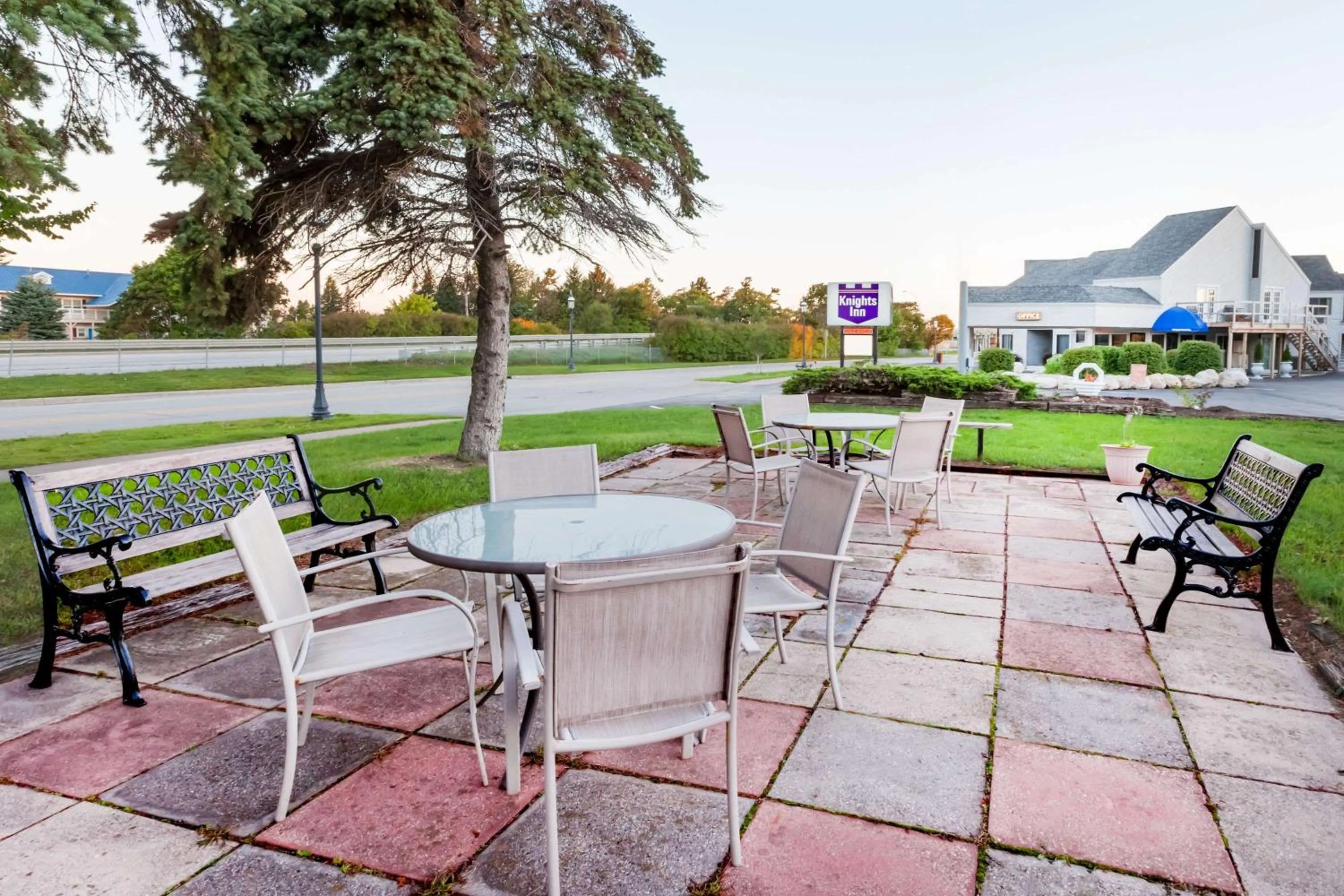 Patio in Knights Inn Mackinaw City
