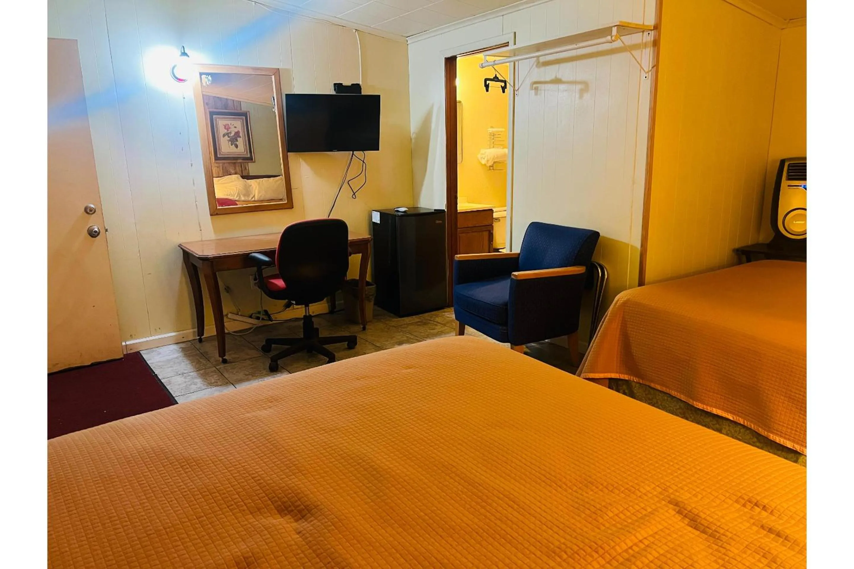 Bedroom in Capital O Sparta Motel Near Carbondale