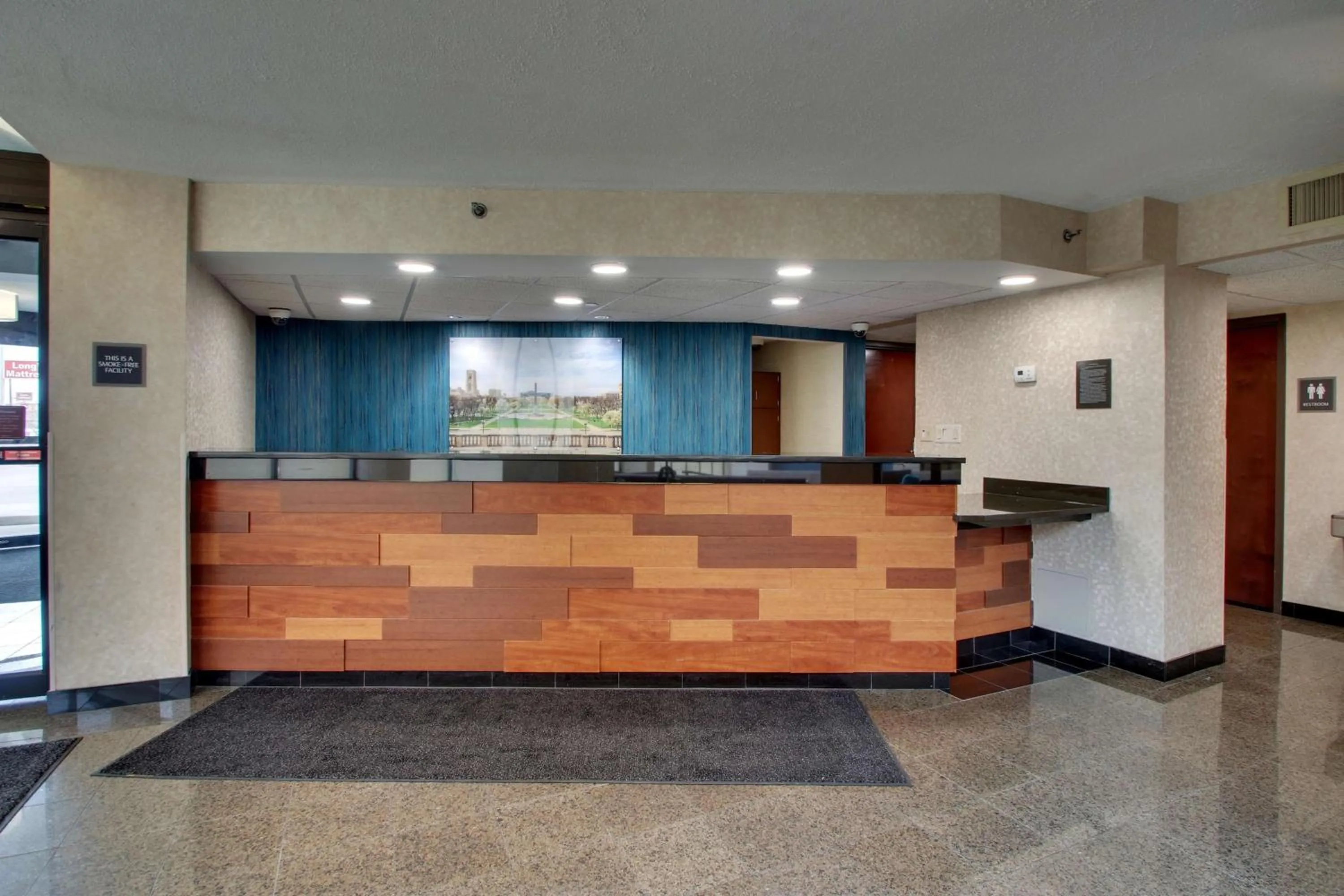 Lobby or reception in Best Western Plus Indianapolis North at Pyramids