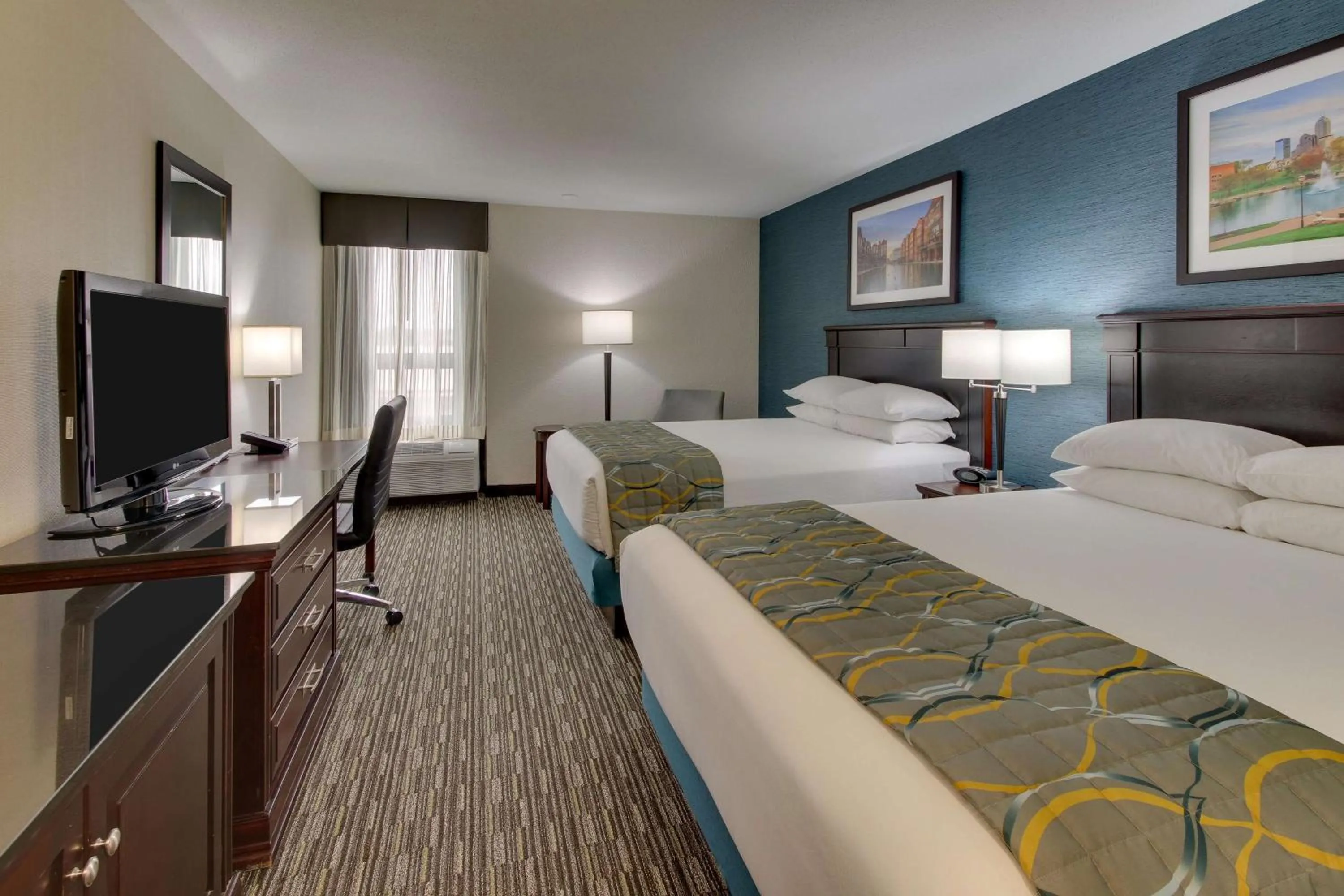 Photo of the whole room, Bed in Best Western Plus Indianapolis North at Pyramids