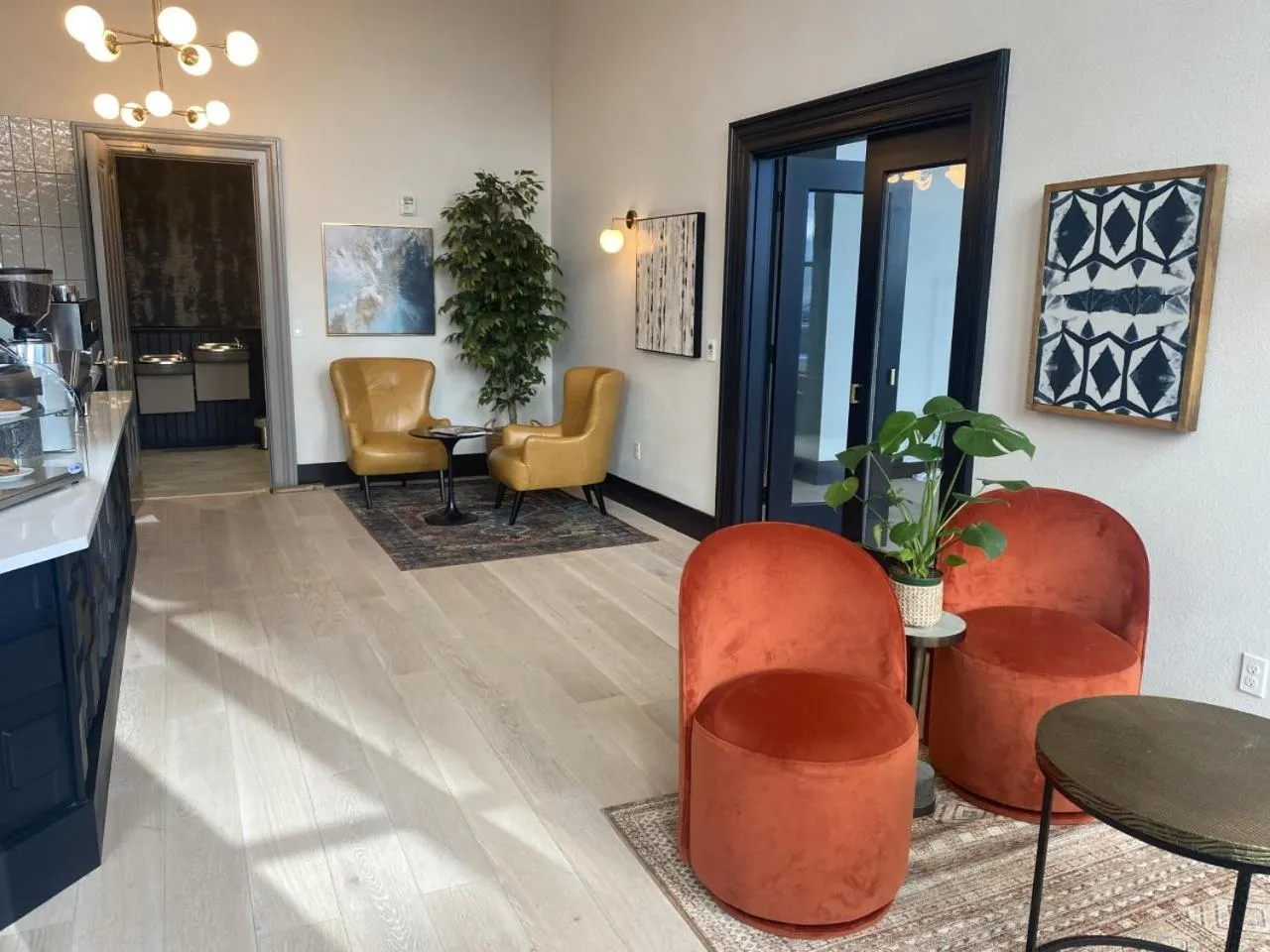 Coffee/tea facilities in Harlow Hotel