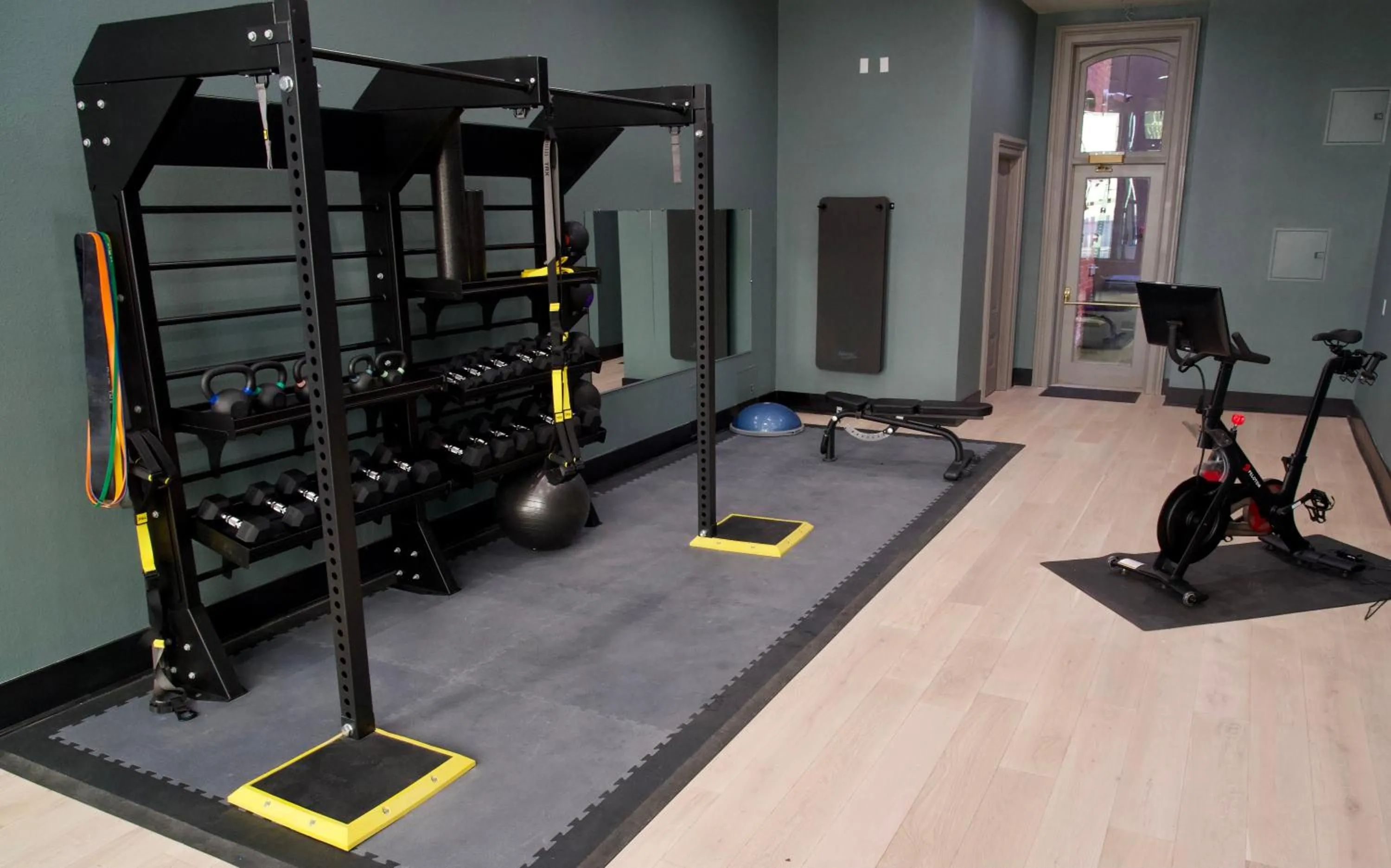 Fitness centre/facilities in Harlow Hotel