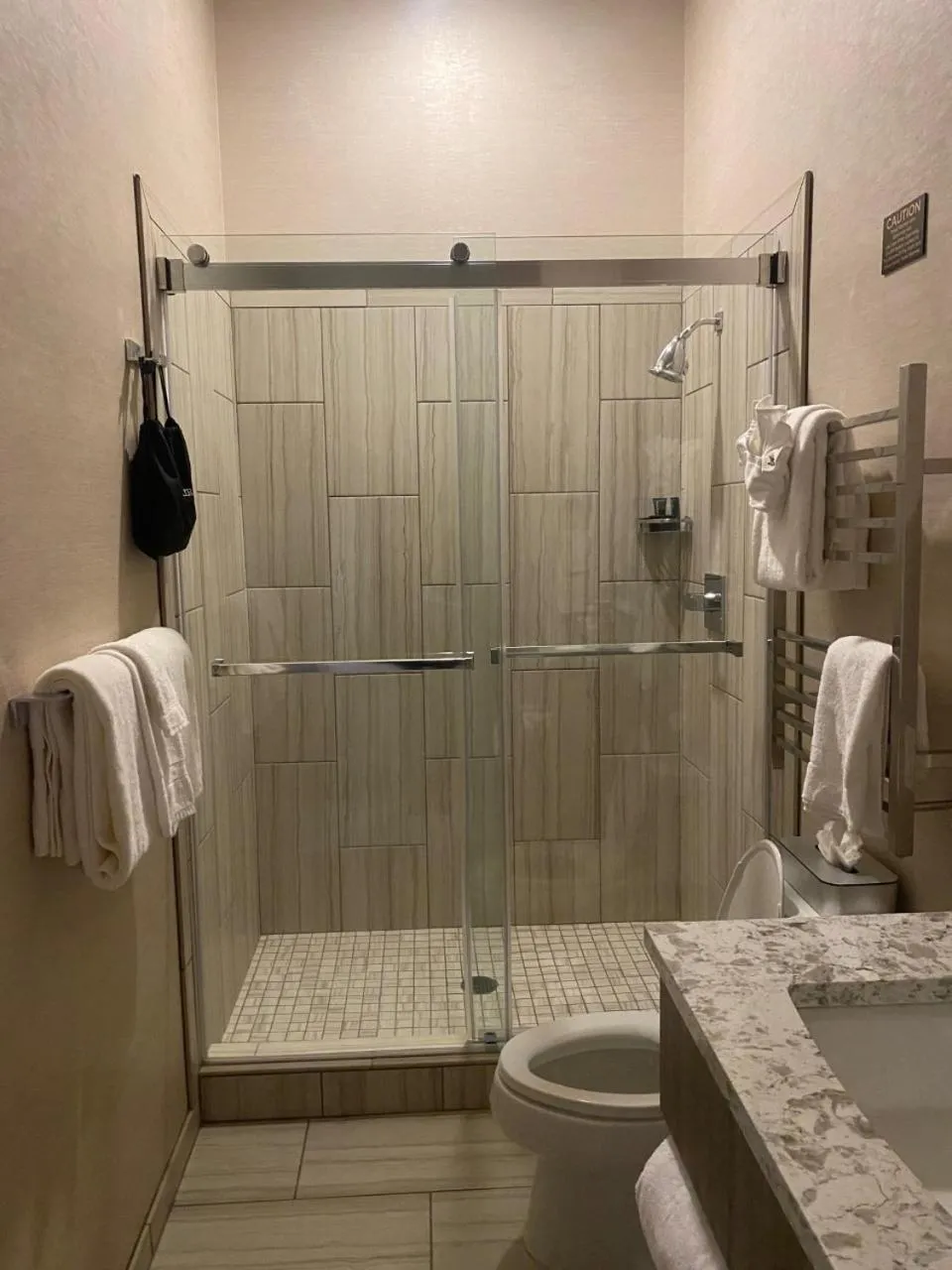 Shower in Harlow Hotel