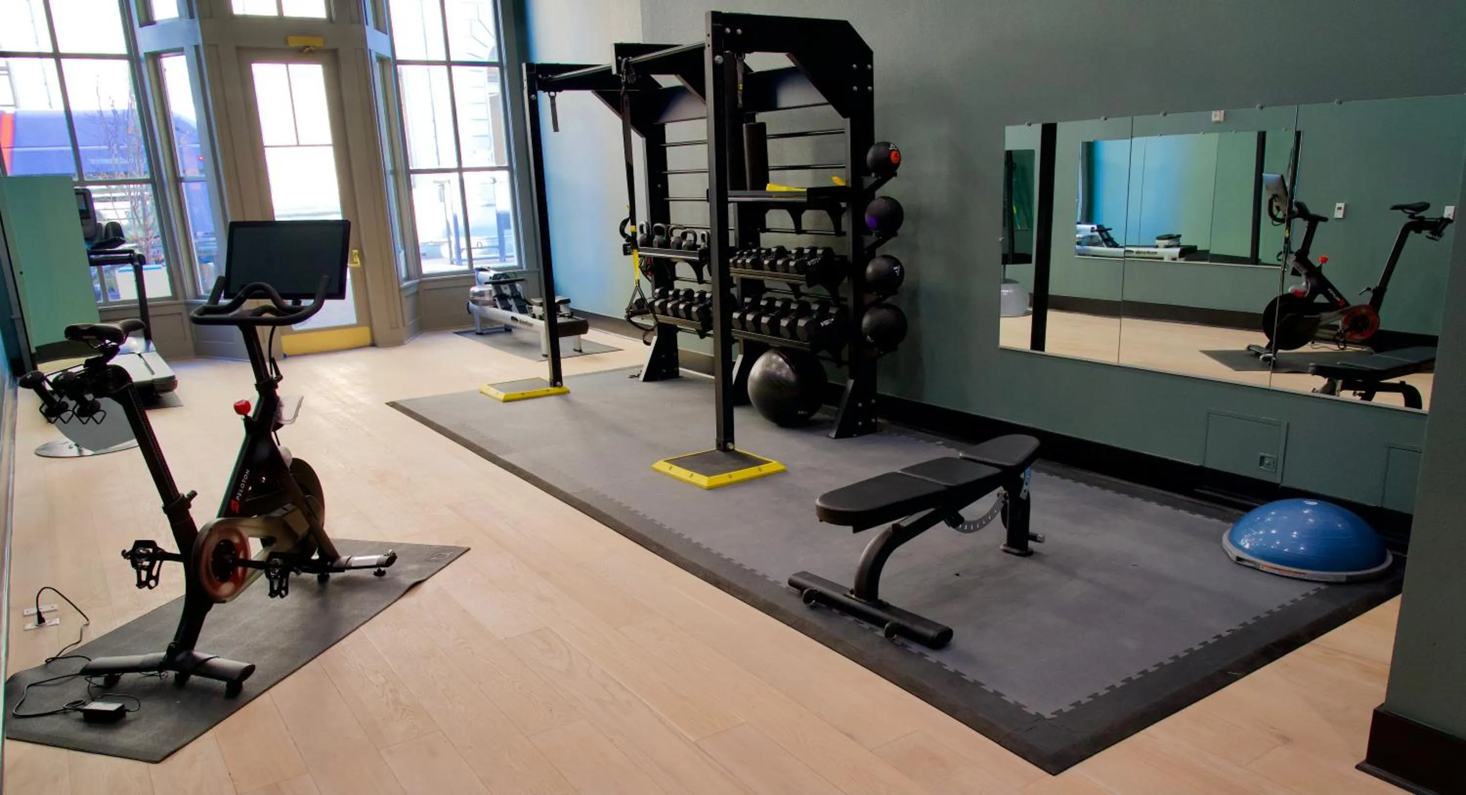 Fitness centre/facilities in Harlow Hotel