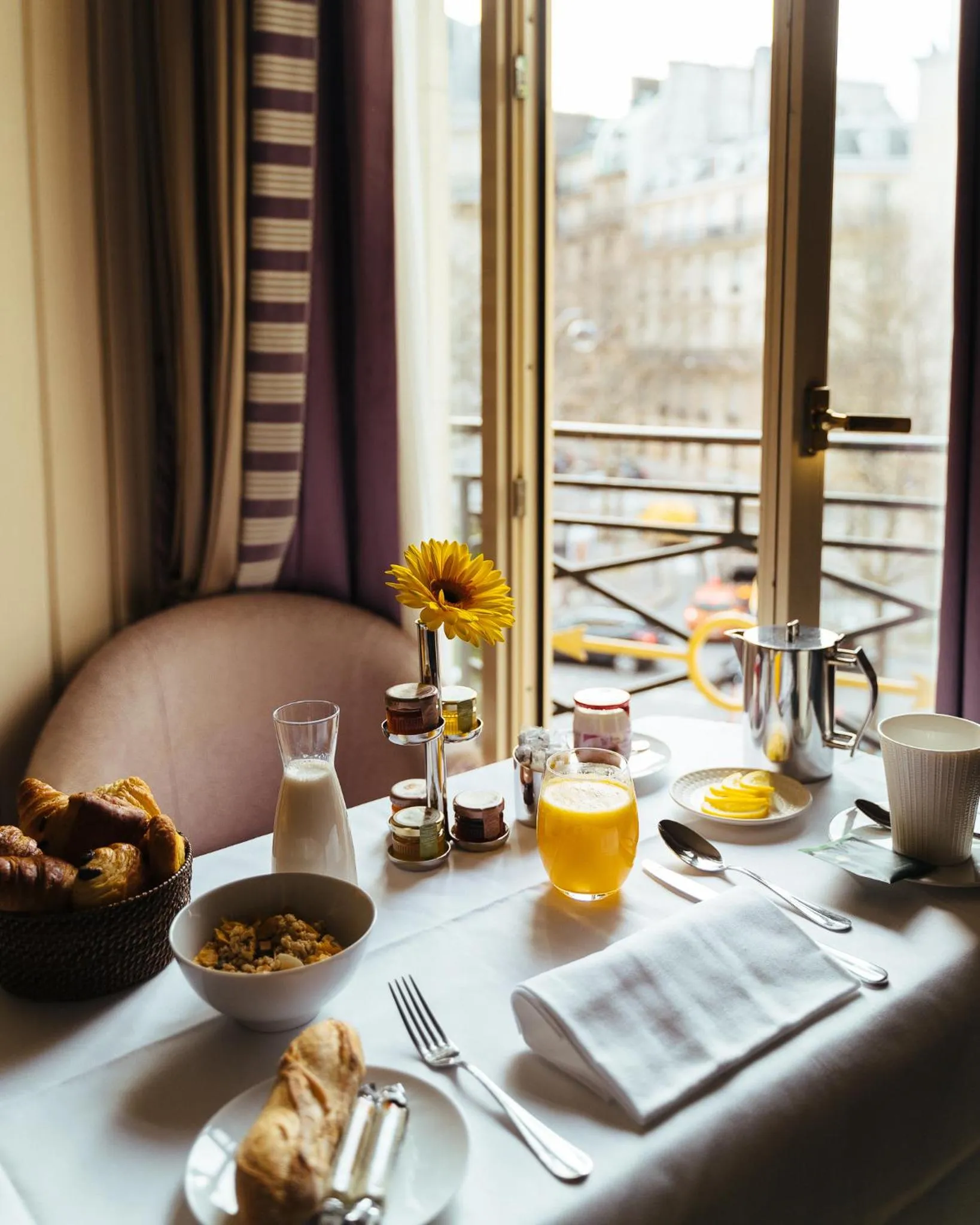 Breakfast in Hôtel Napoleon Paris