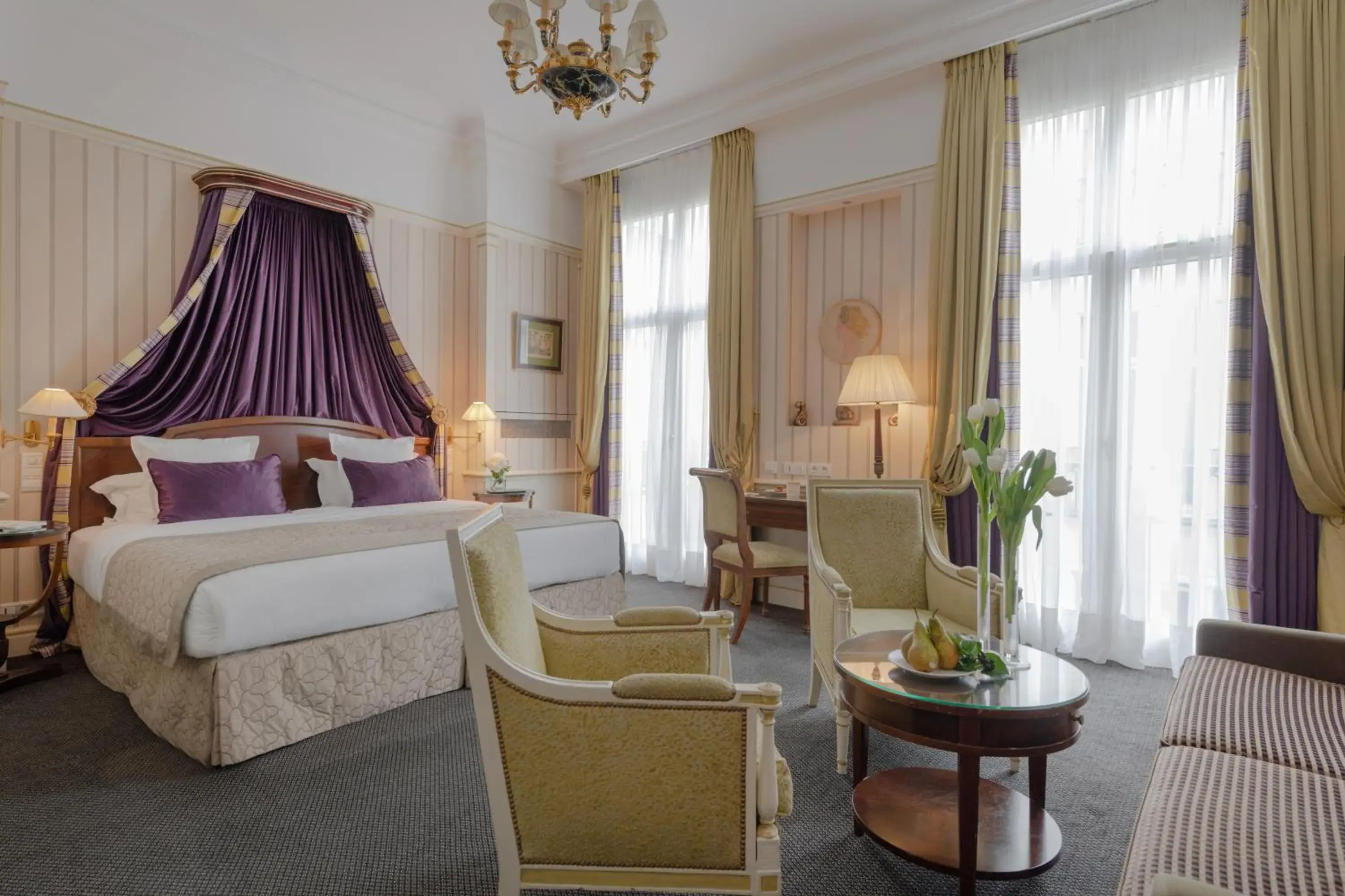 Junior Suite in Hôtel Napoleon Paris Junior Suite in Hôtel Napoleon Paris