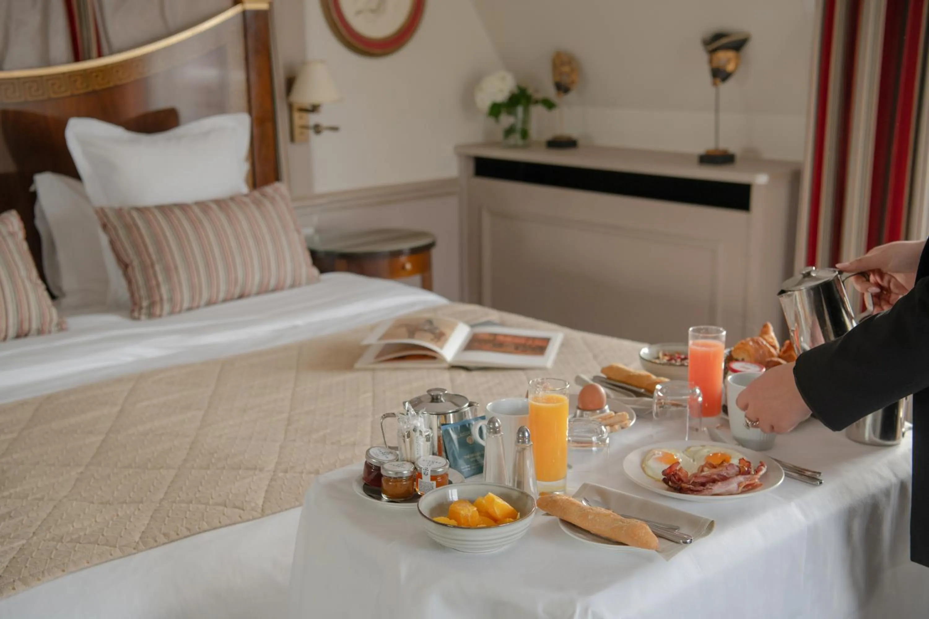 Breakfast in Hôtel Napoleon Paris