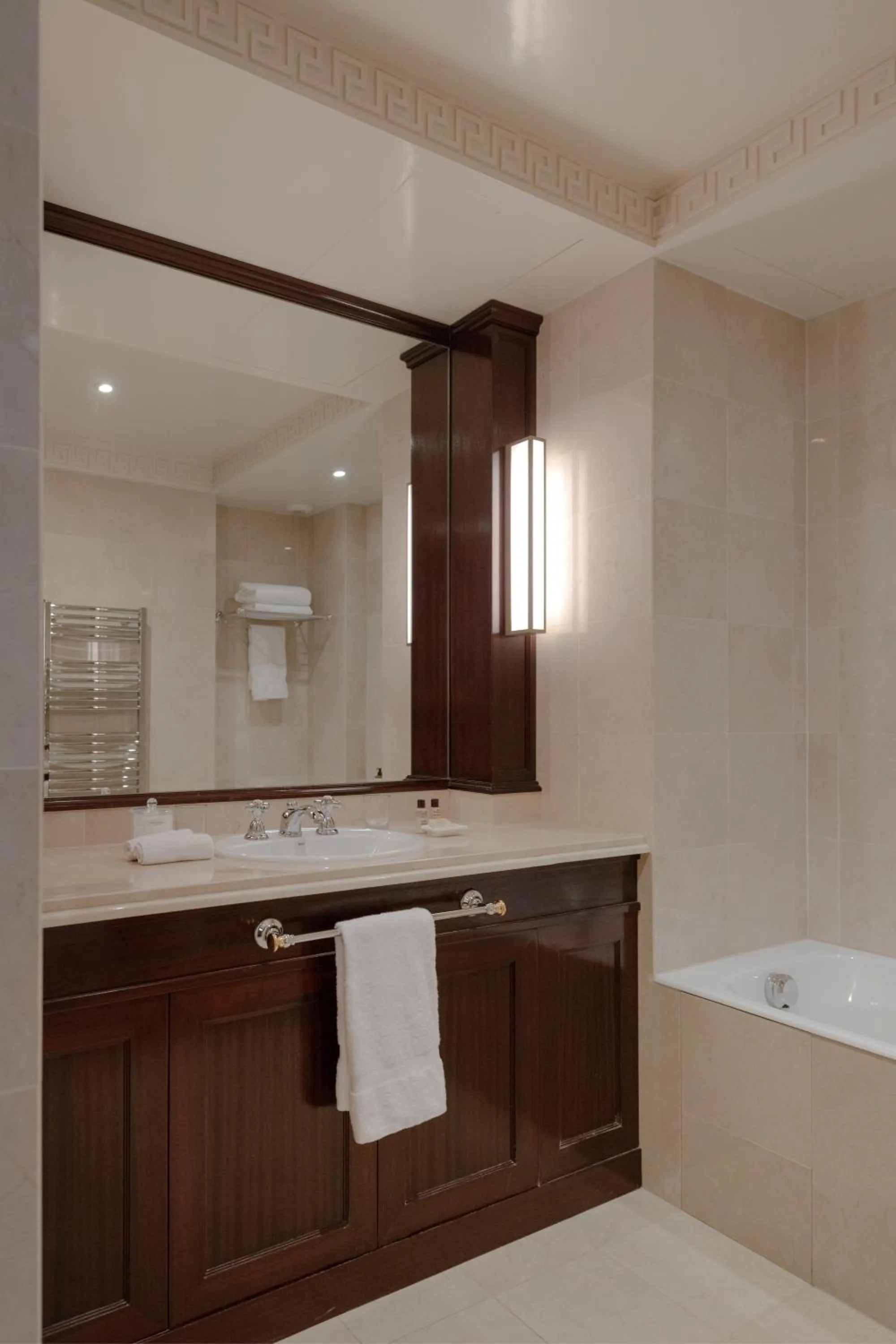 Bathroom in Hôtel Napoleon Paris