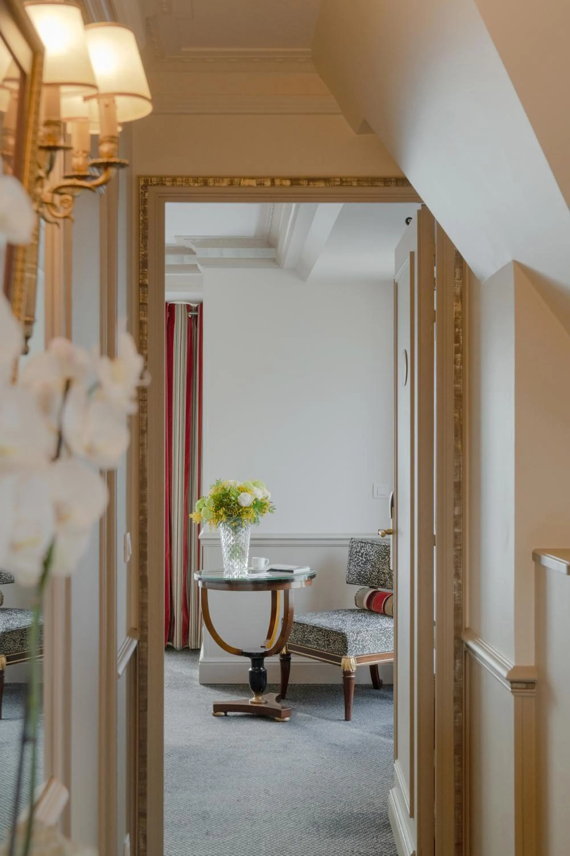 Bedroom in Hôtel Napoleon Paris