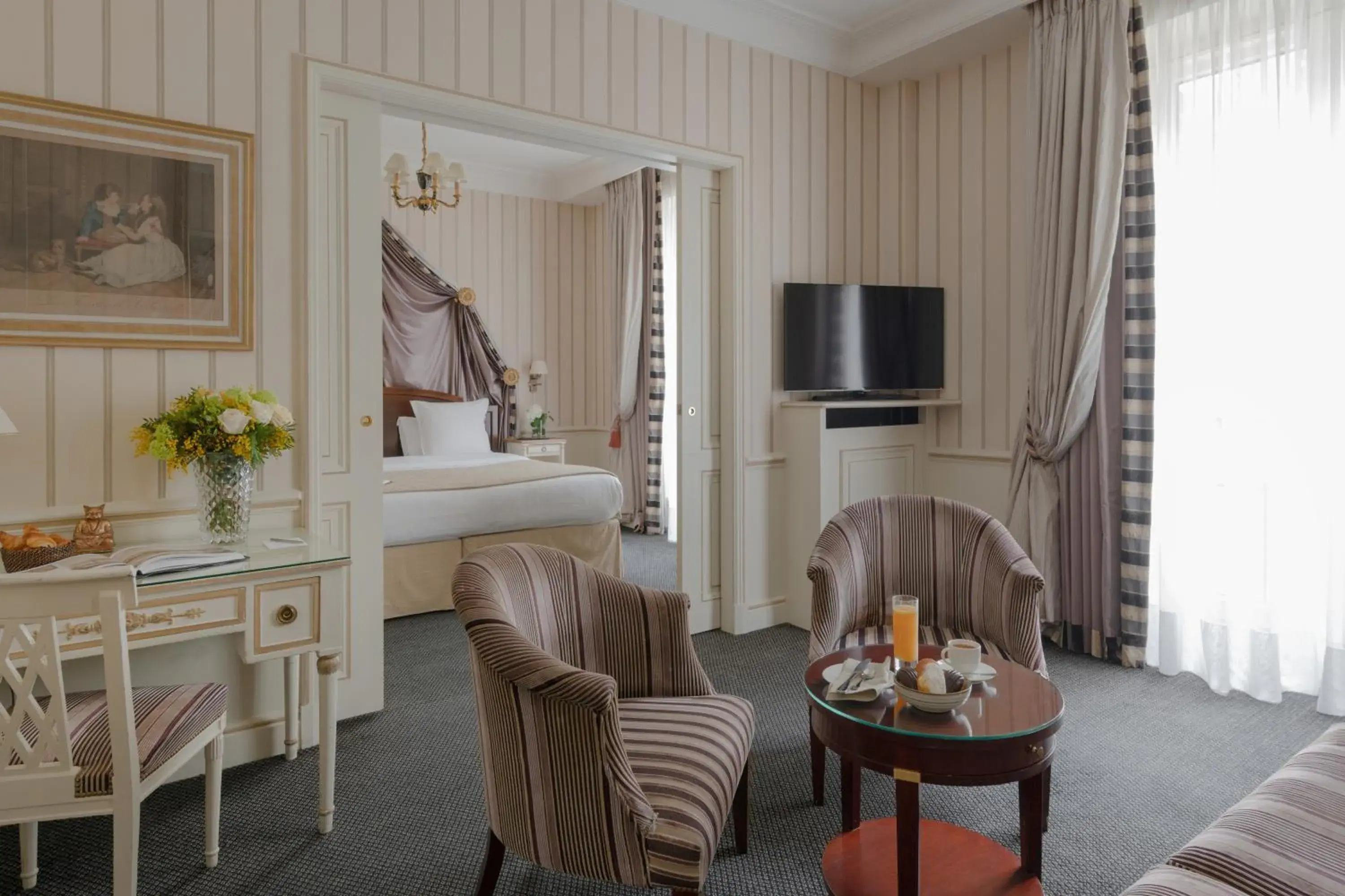 Suite in Hôtel Napoleon Paris Suite in Hôtel Napoleon Paris