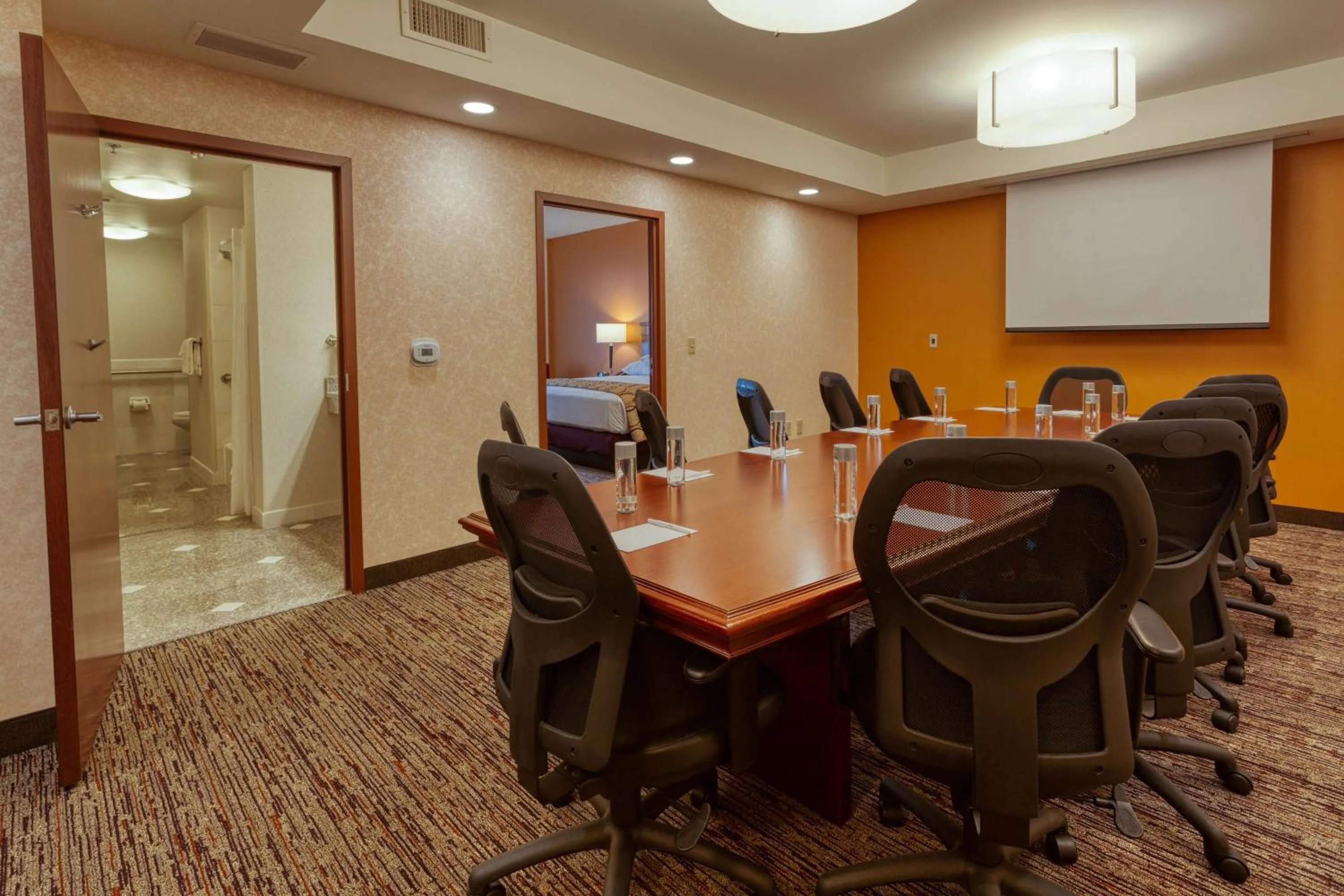 Photo of the whole room in Drury Inn & Suites Indianapolis Northeast