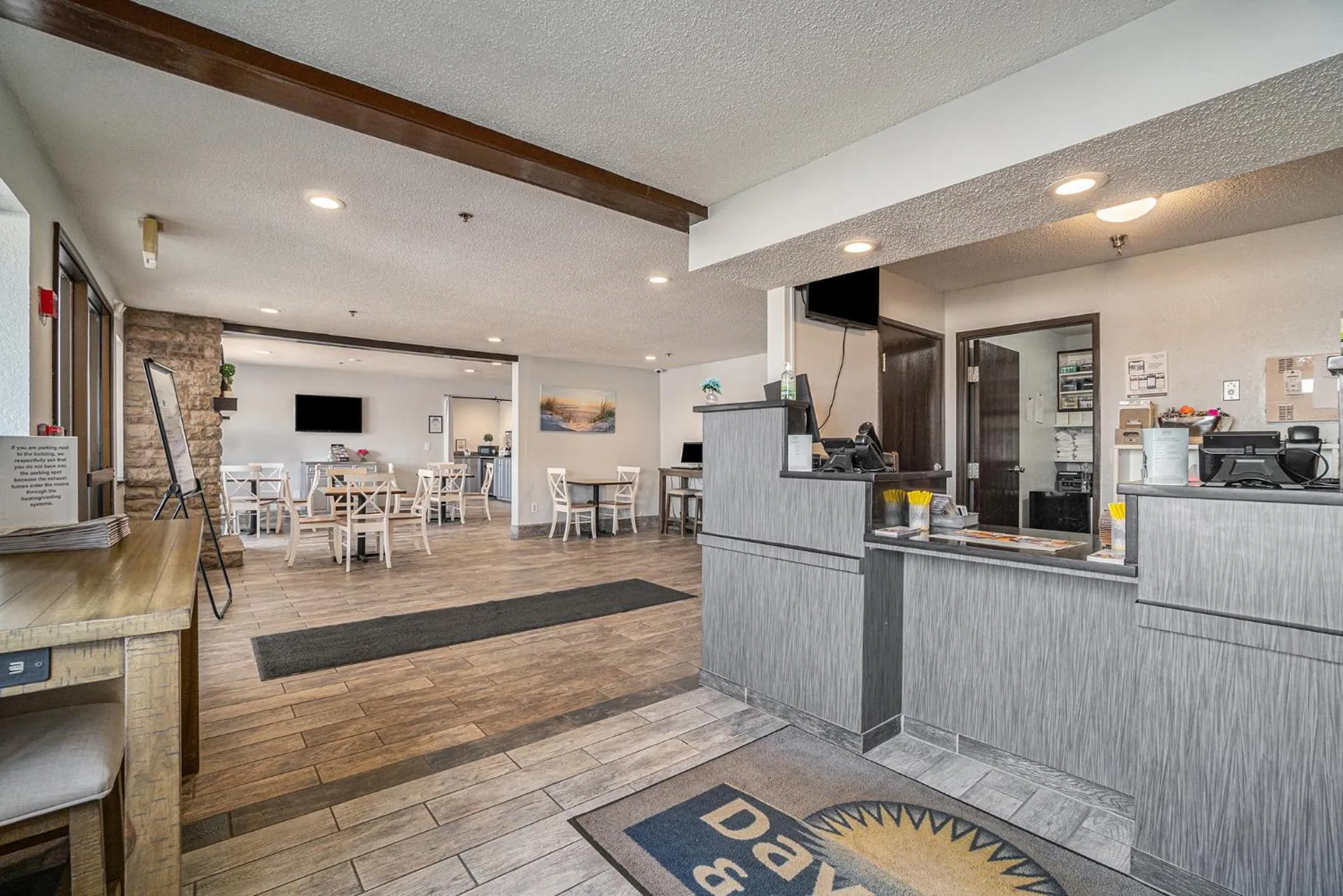 Lobby or reception in Days Inn & Suites by Wyndham Traverse City