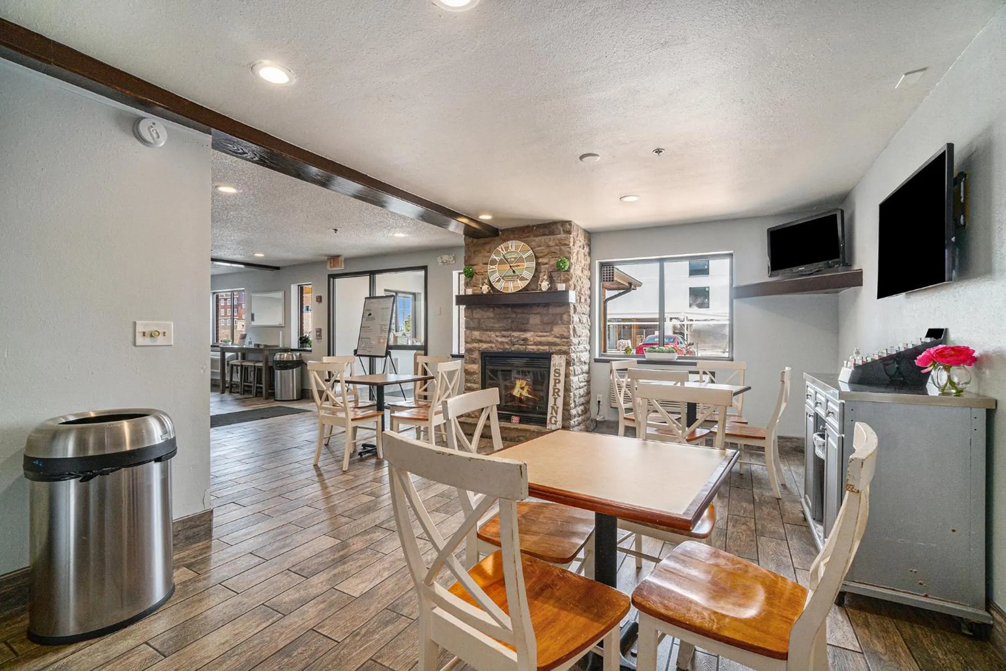 Property building in Days Inn & Suites by Wyndham Traverse City