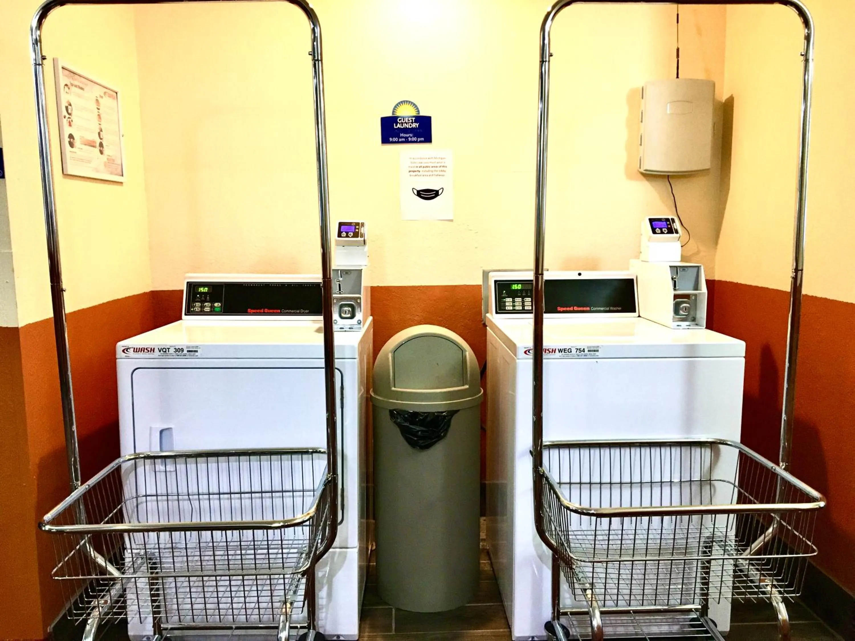 Area and facilities in Days Inn & Suites by Wyndham Traverse City