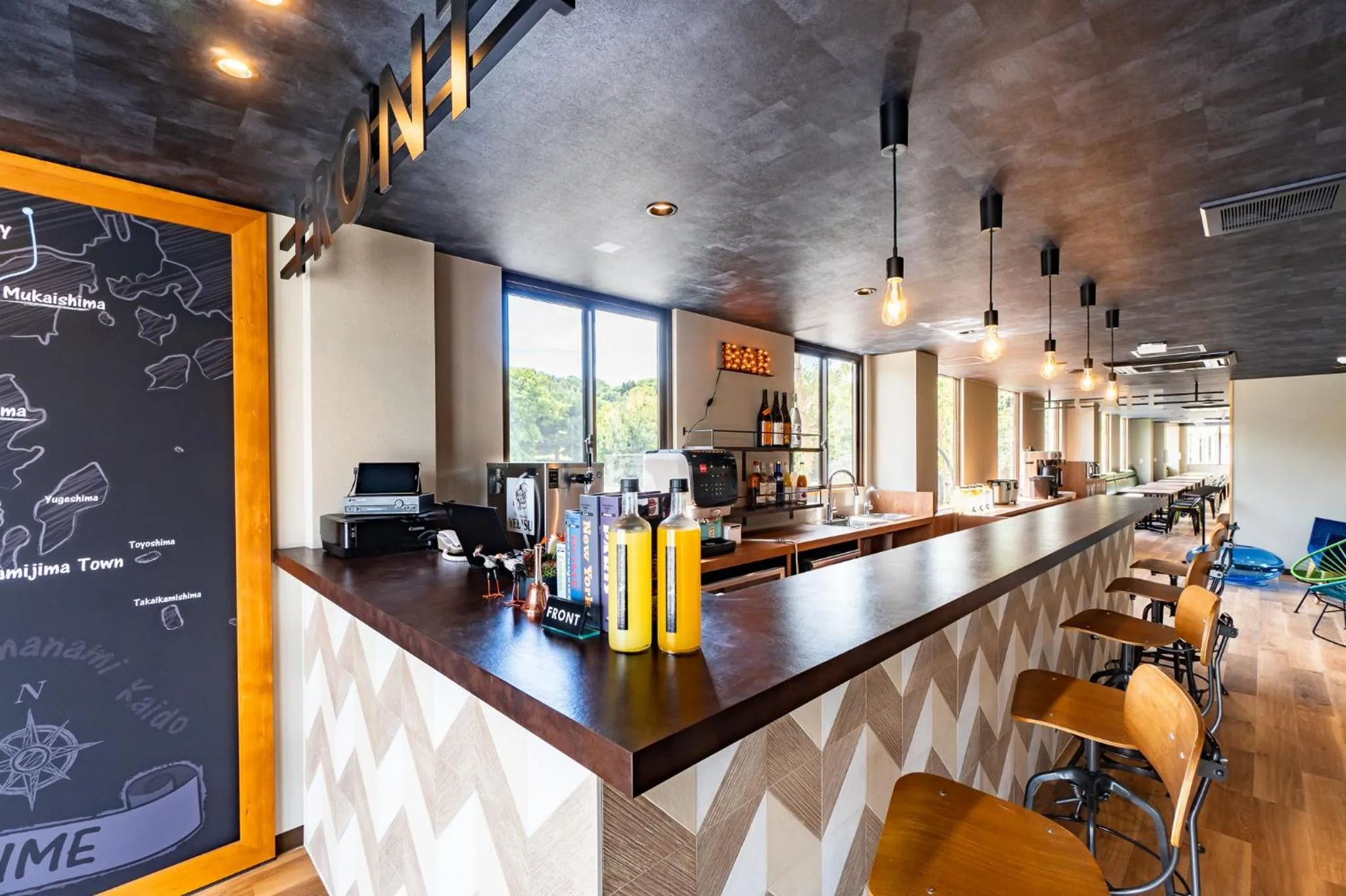 Lounge or bar in I-Link Hostel & Cafe Shimanami