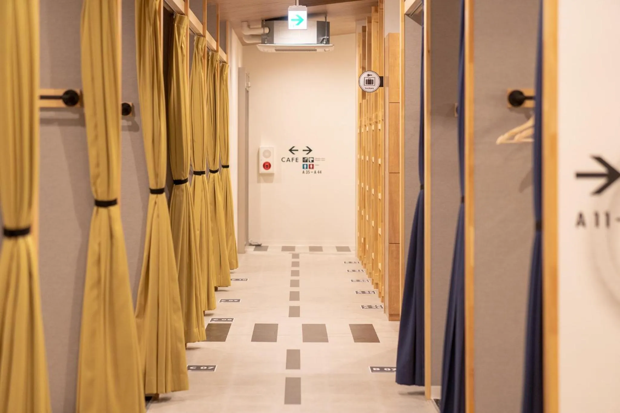 microwave in I-Link Hostel & Cafe Shimanami