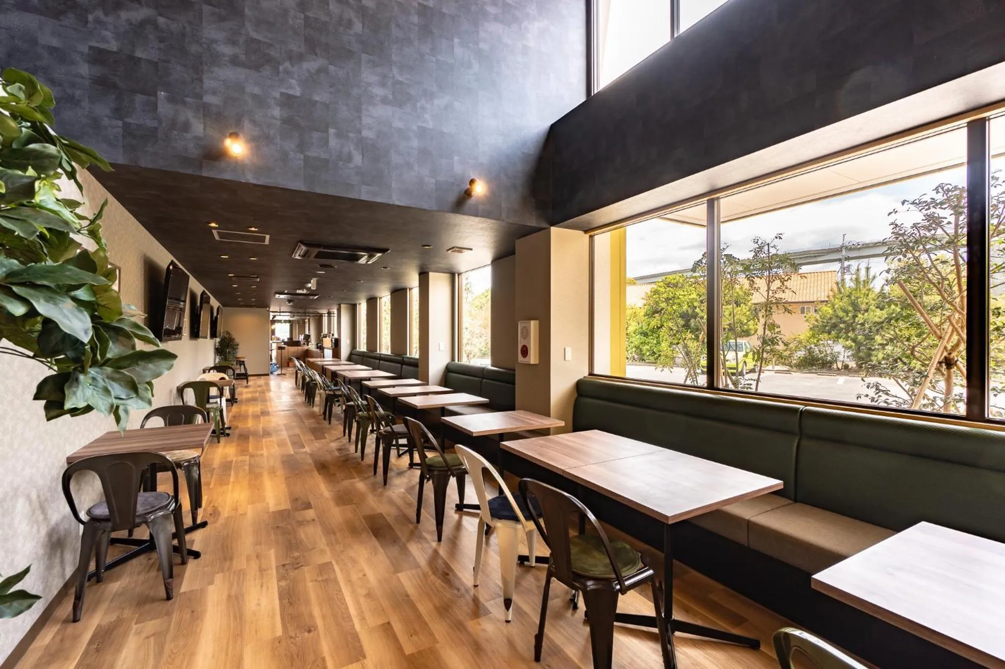 Communal lounge/ TV room in I-Link Hostel & Cafe Shimanami