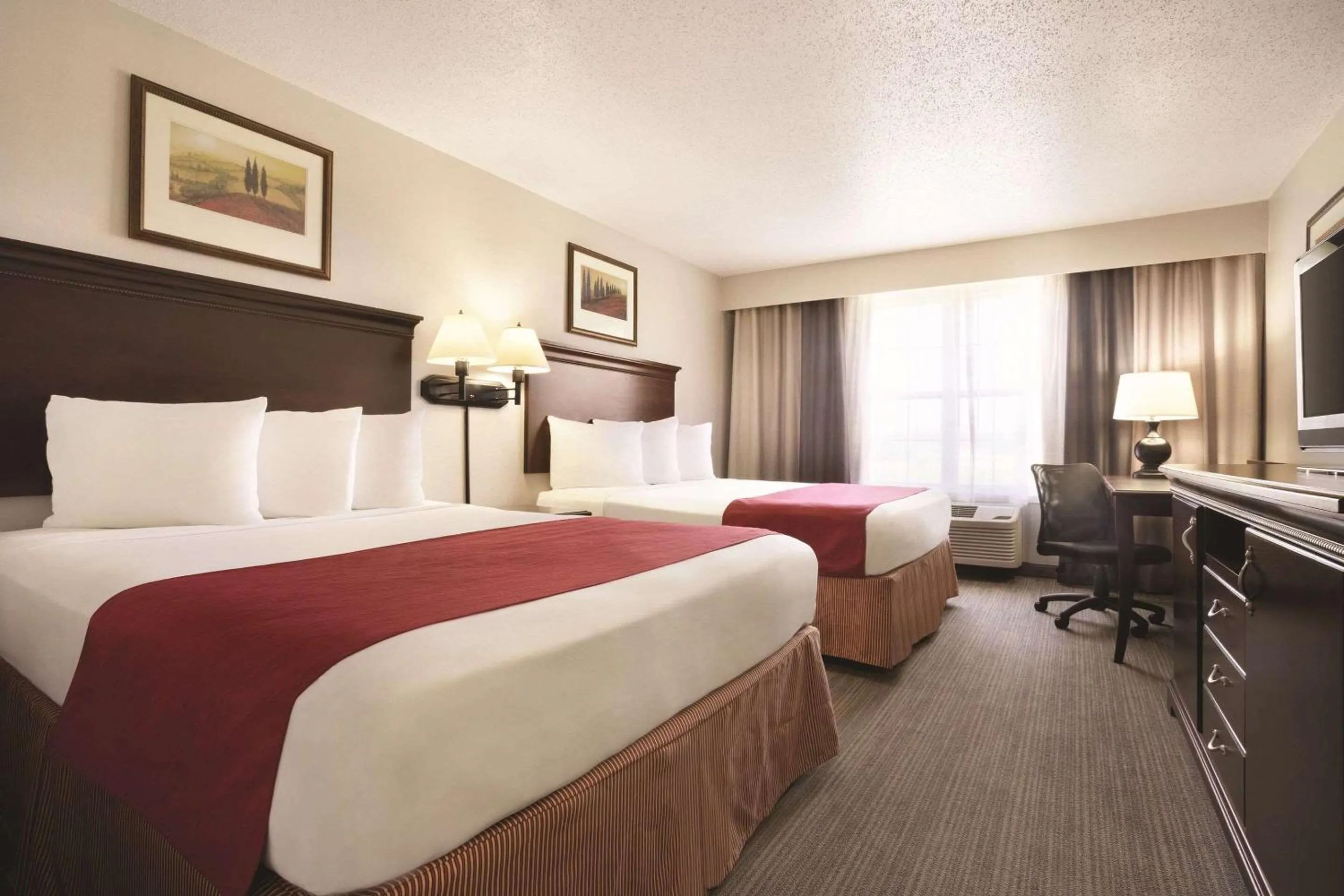 Bedroom, Bed in Country Inn & Suites by Radisson, Moline Airport