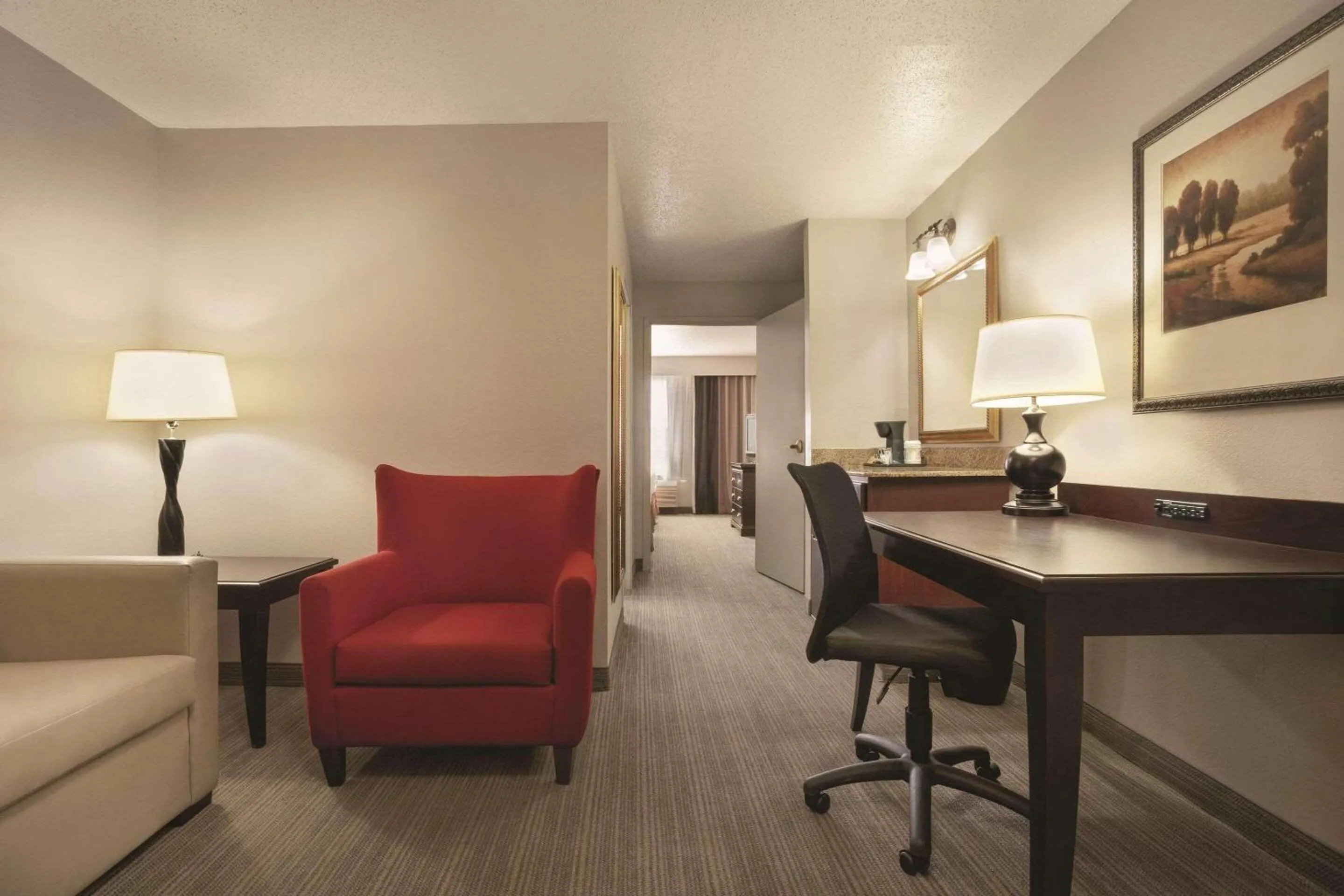 Bedroom in Country Inn & Suites by Radisson, Moline Airport