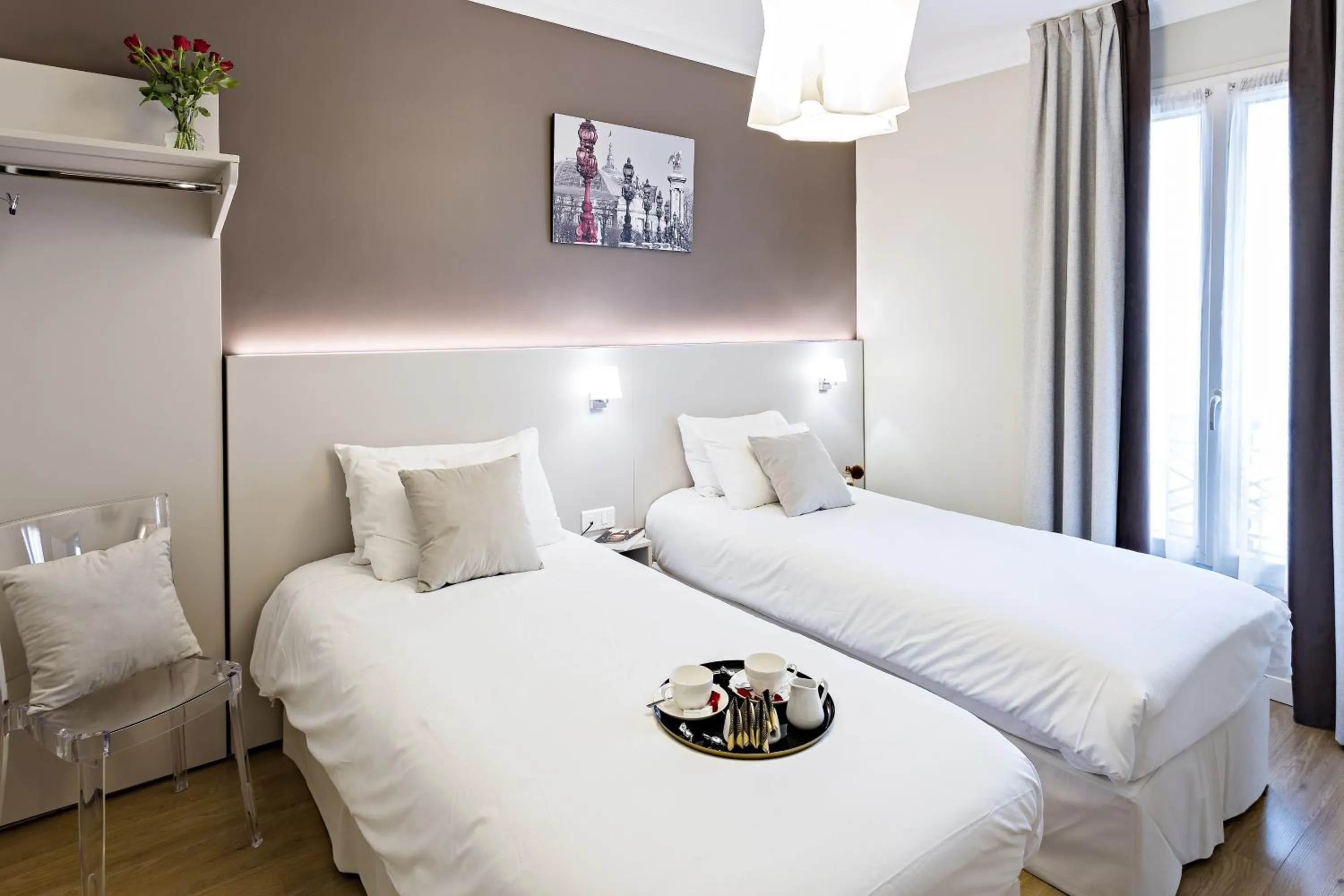 Quiet street view, Bed in Modern Hotel