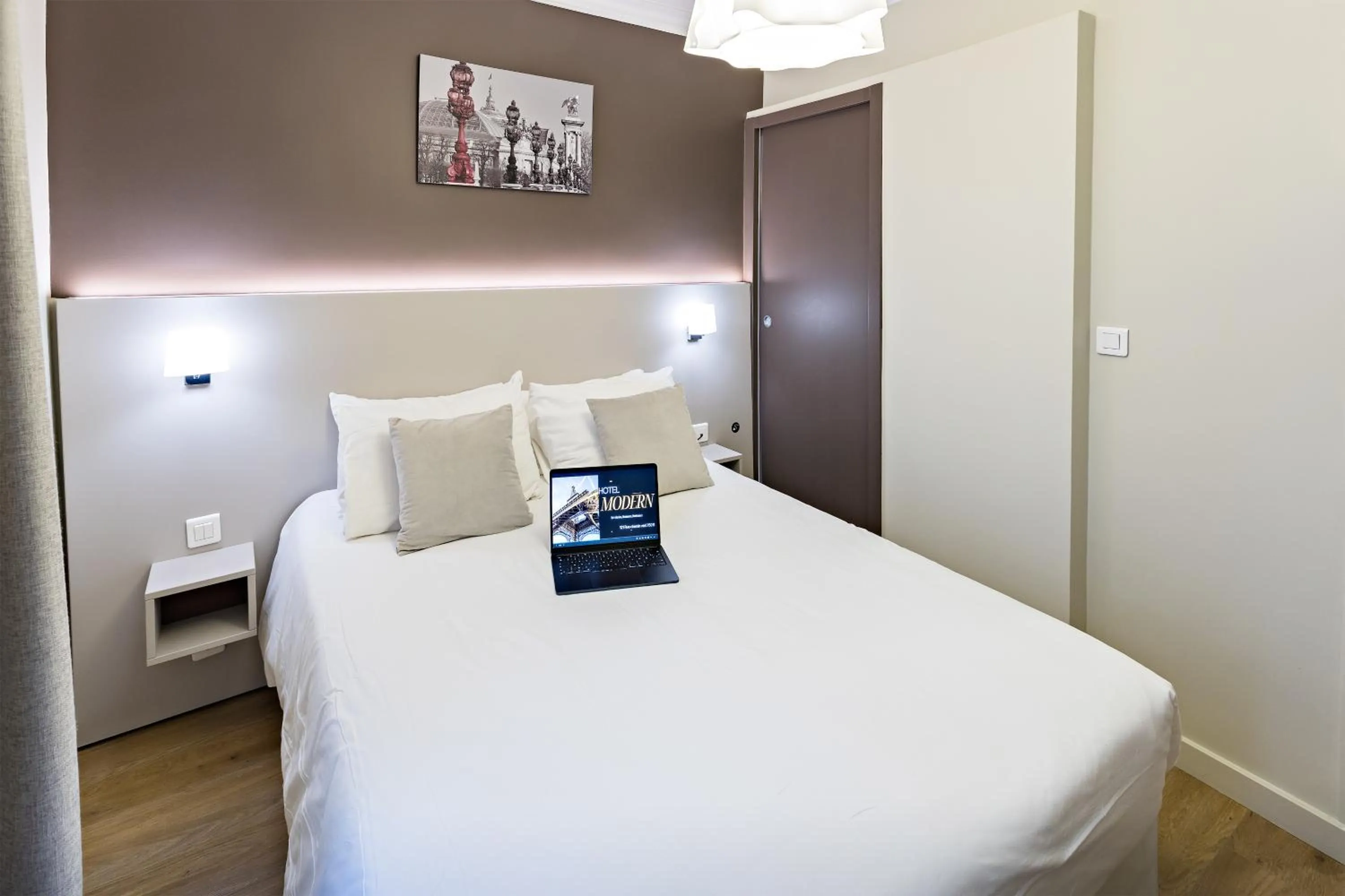 Photo of the whole room, Bed in Modern Hotel