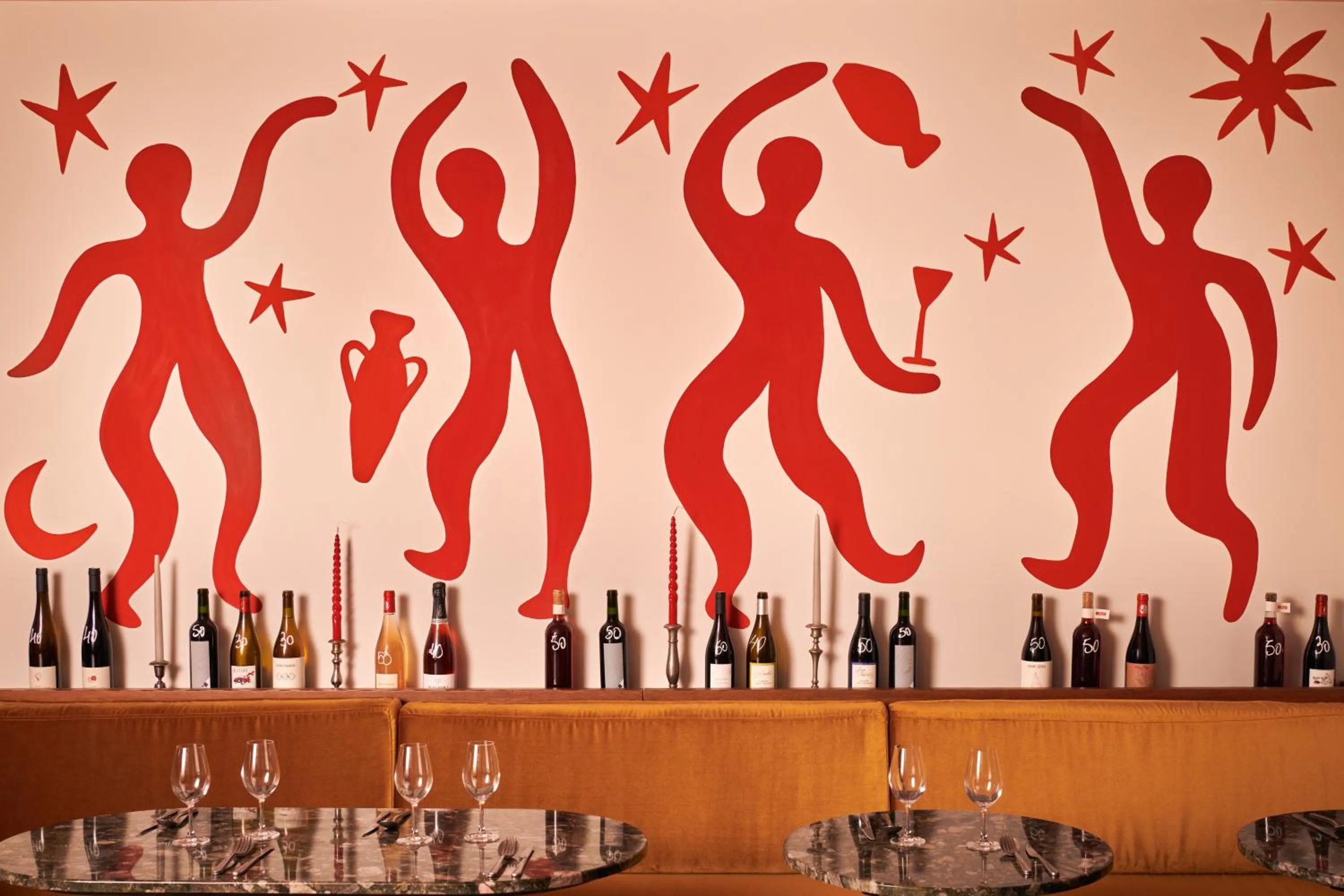 Restaurant/places to eat in Kraft Hotel