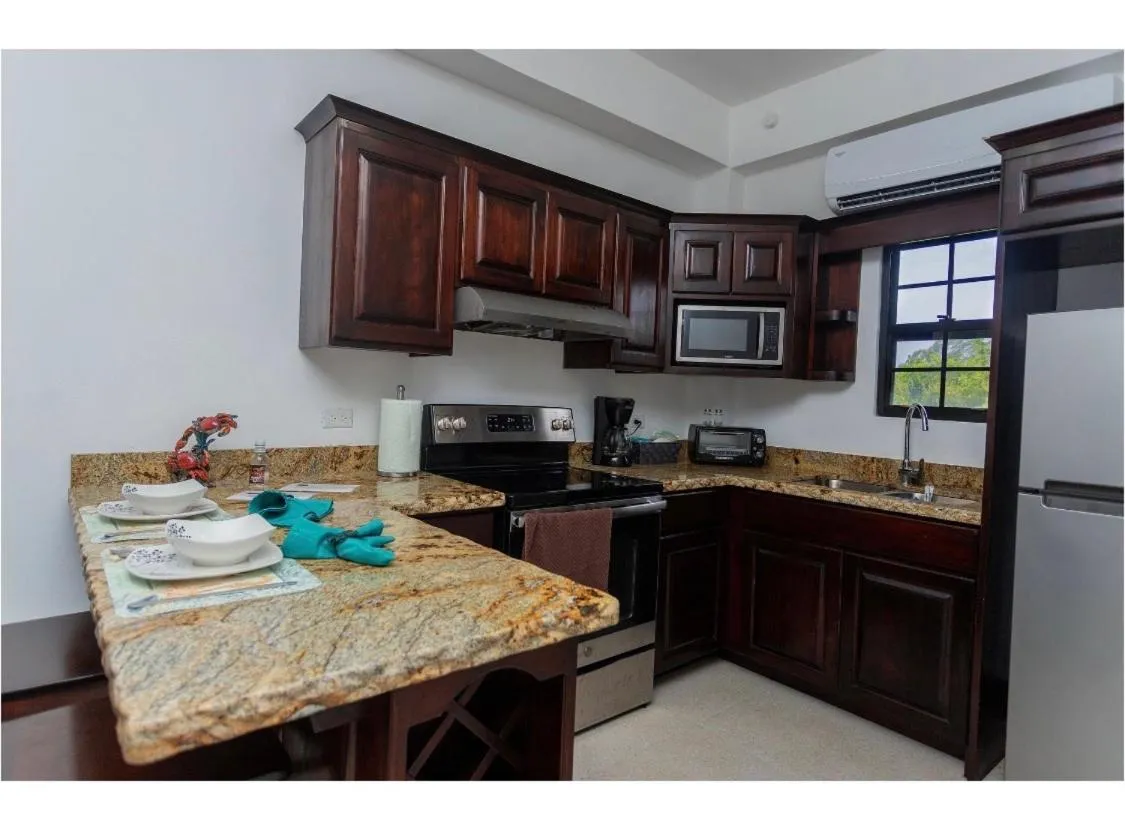 Kitchen or kitchenette in Bay Towers