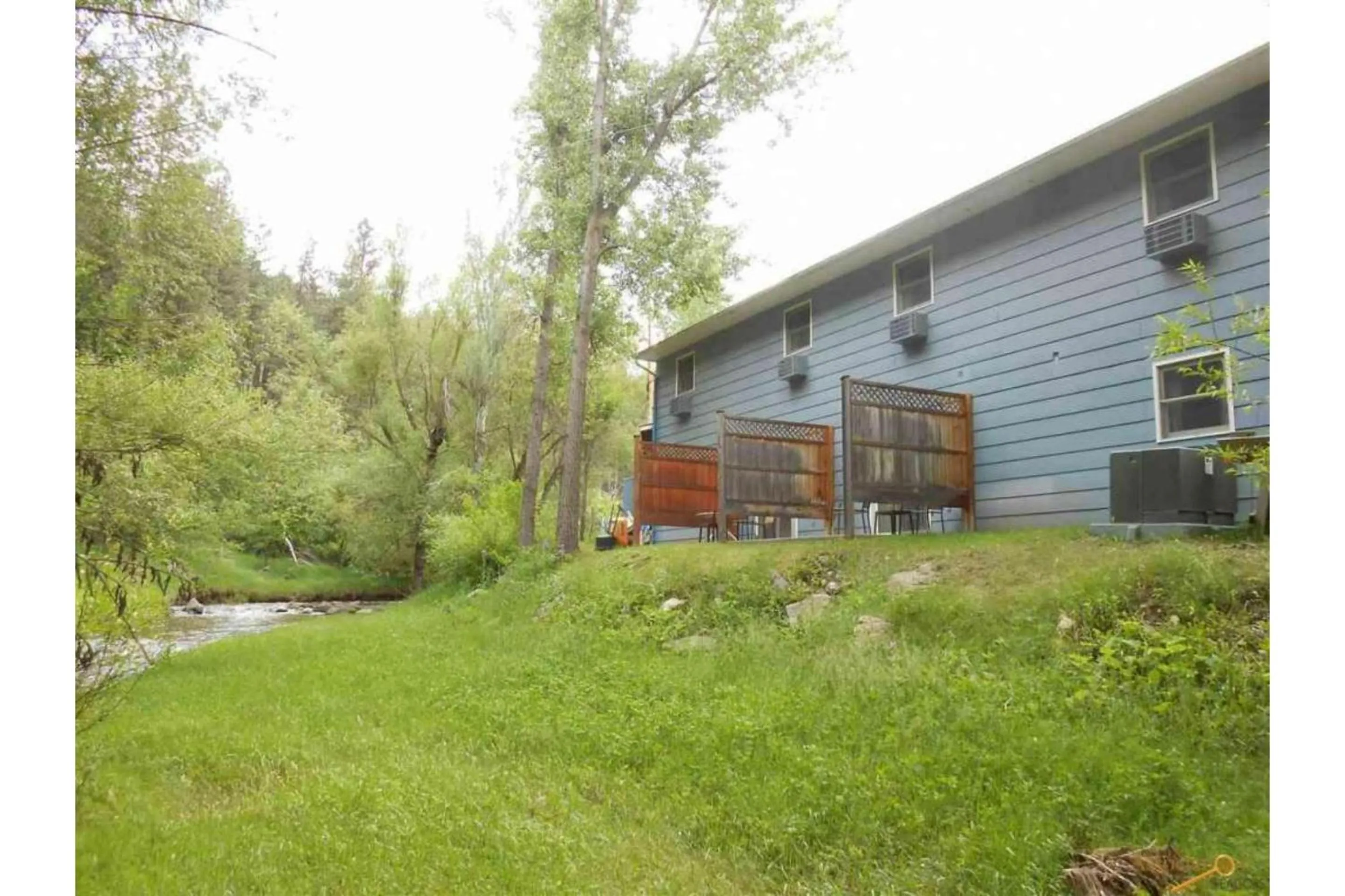 Garden view in The Brookside Motel by Belvilla Keystone Near Mt Rushmore