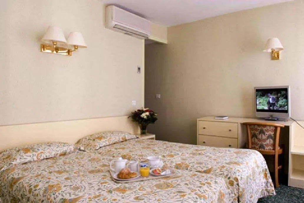 Bed in Grand Hôtel du Havre