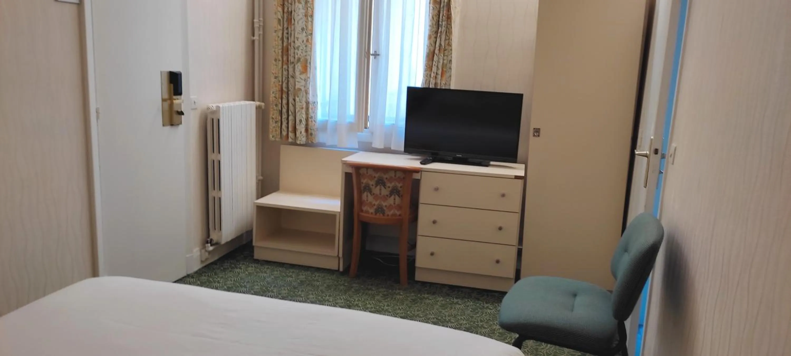 Bed in Grand Hôtel du Havre