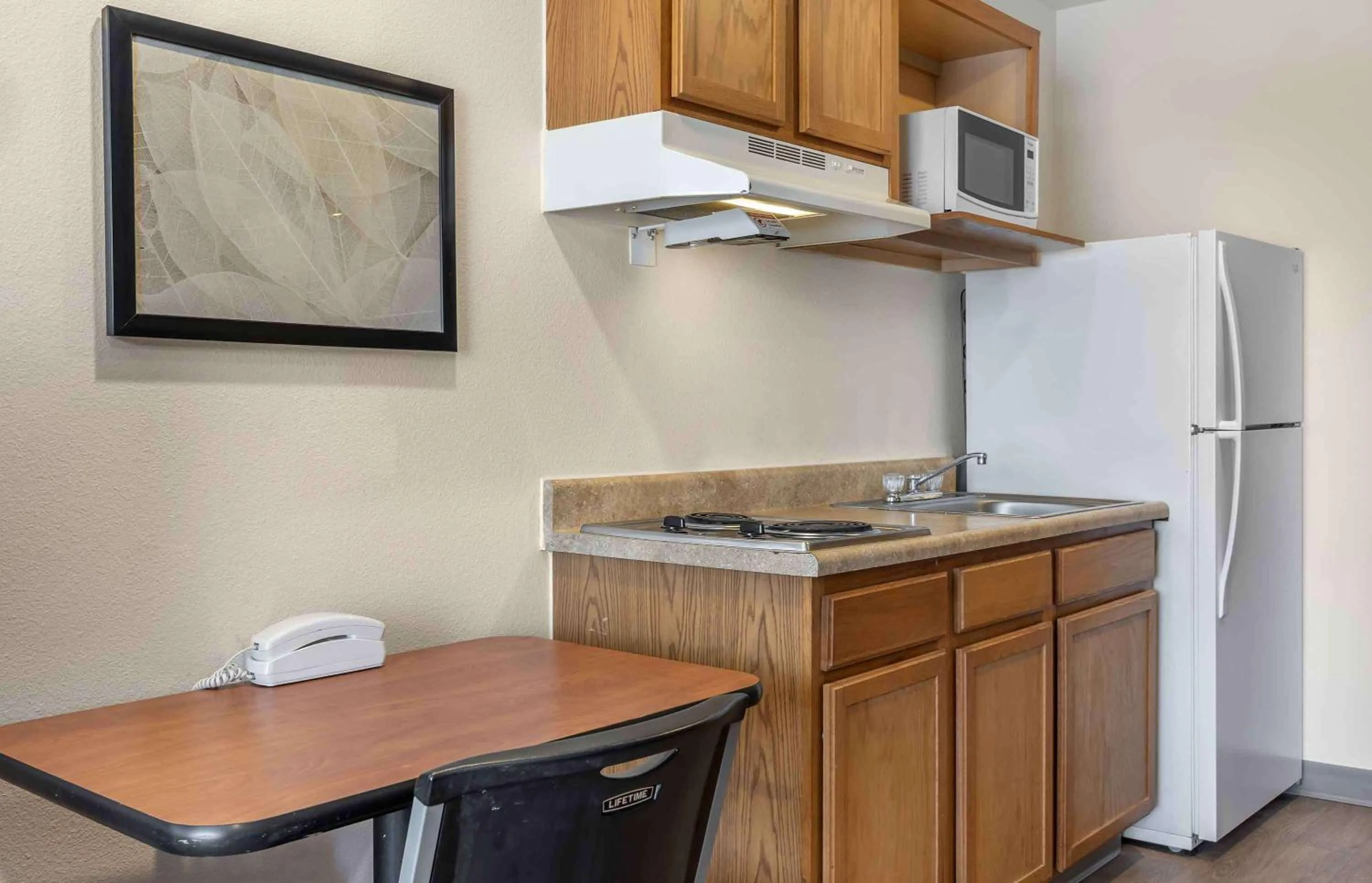 Bedroom in Extended Stay America Select Suites - Wichita - South