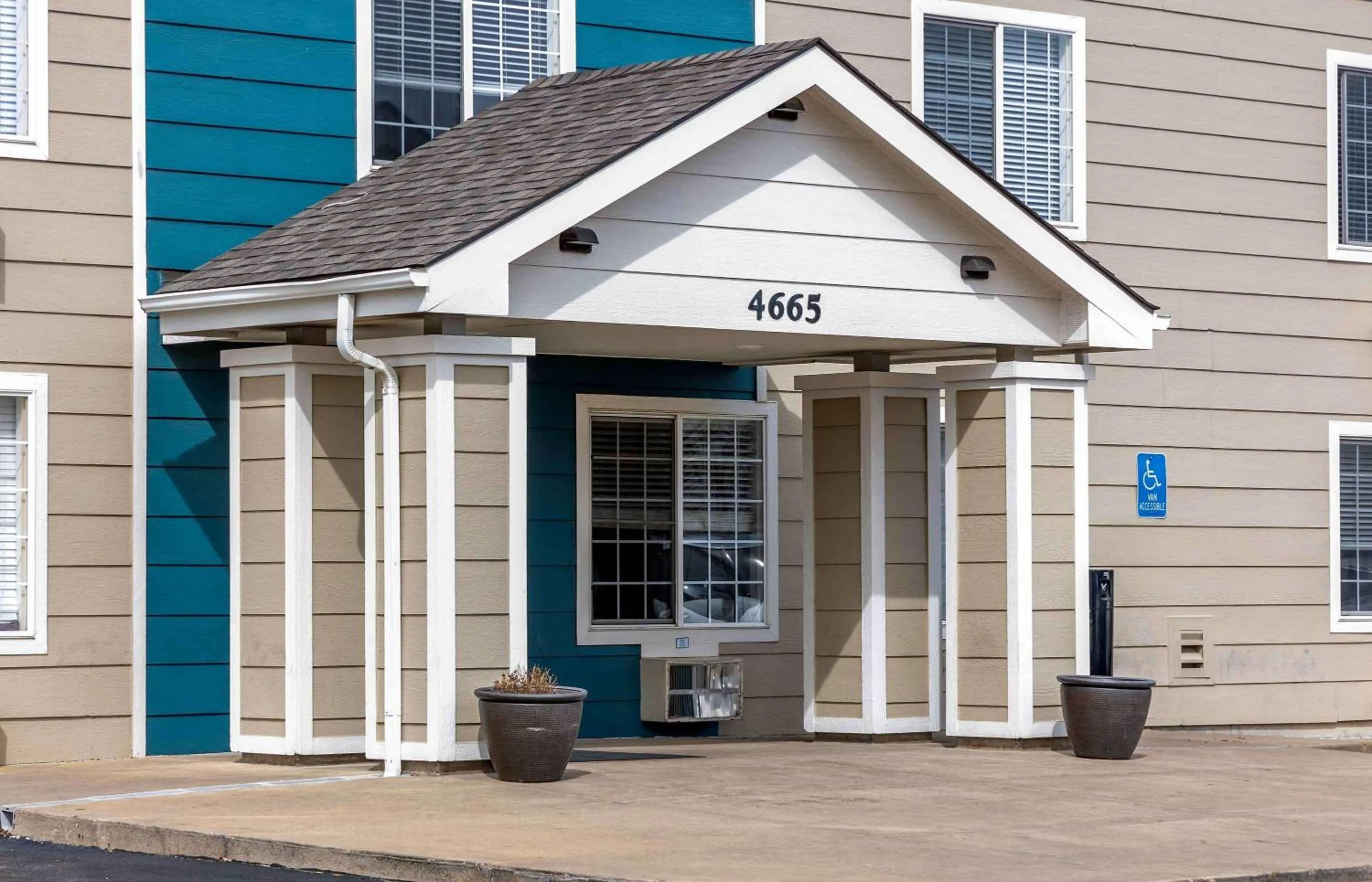 Property building in Extended Stay America Select Suites - Wichita - South